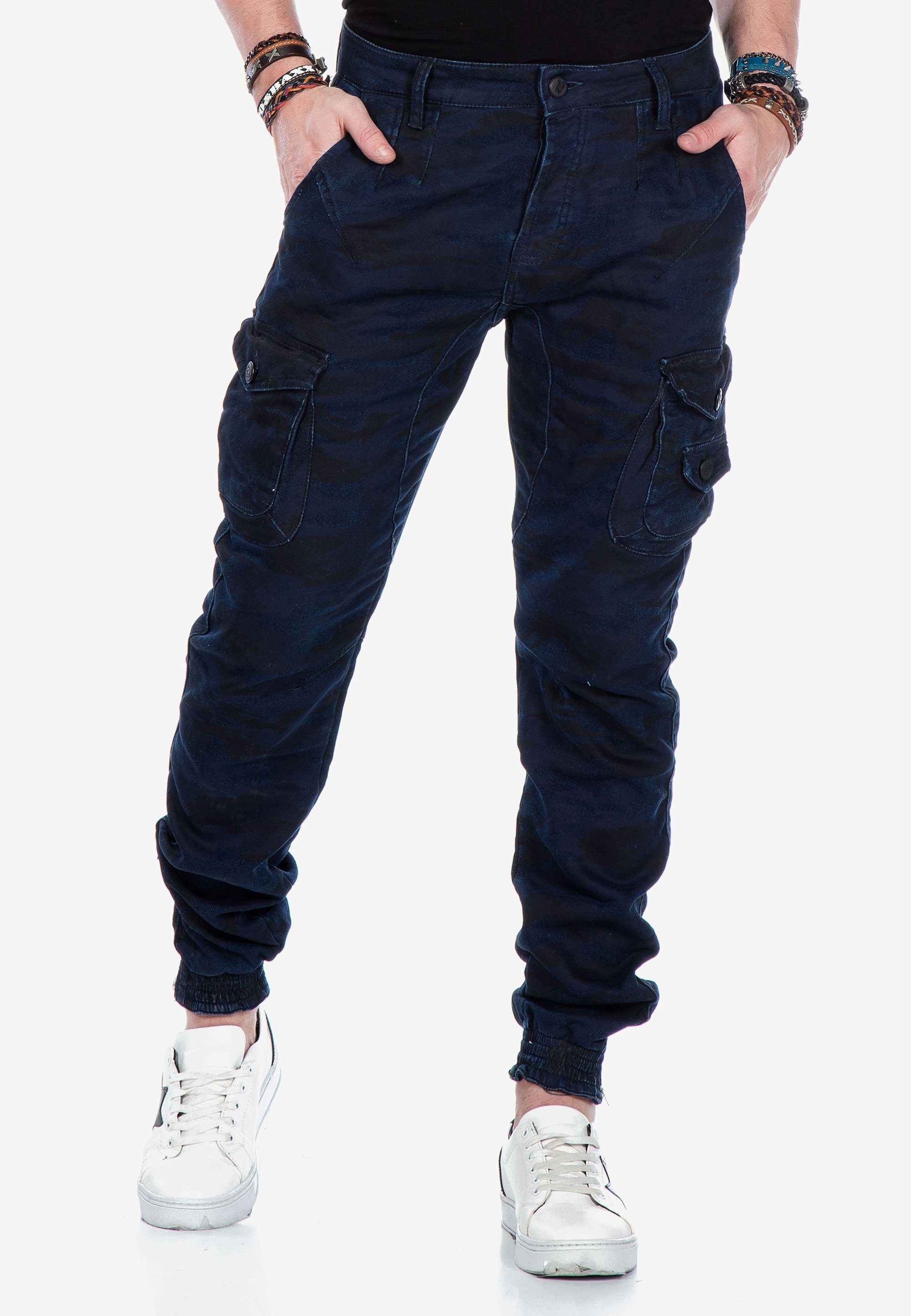 Saum Cipo elastischem Jeans Baxx blau-mehrfarbig Bequeme & mit
