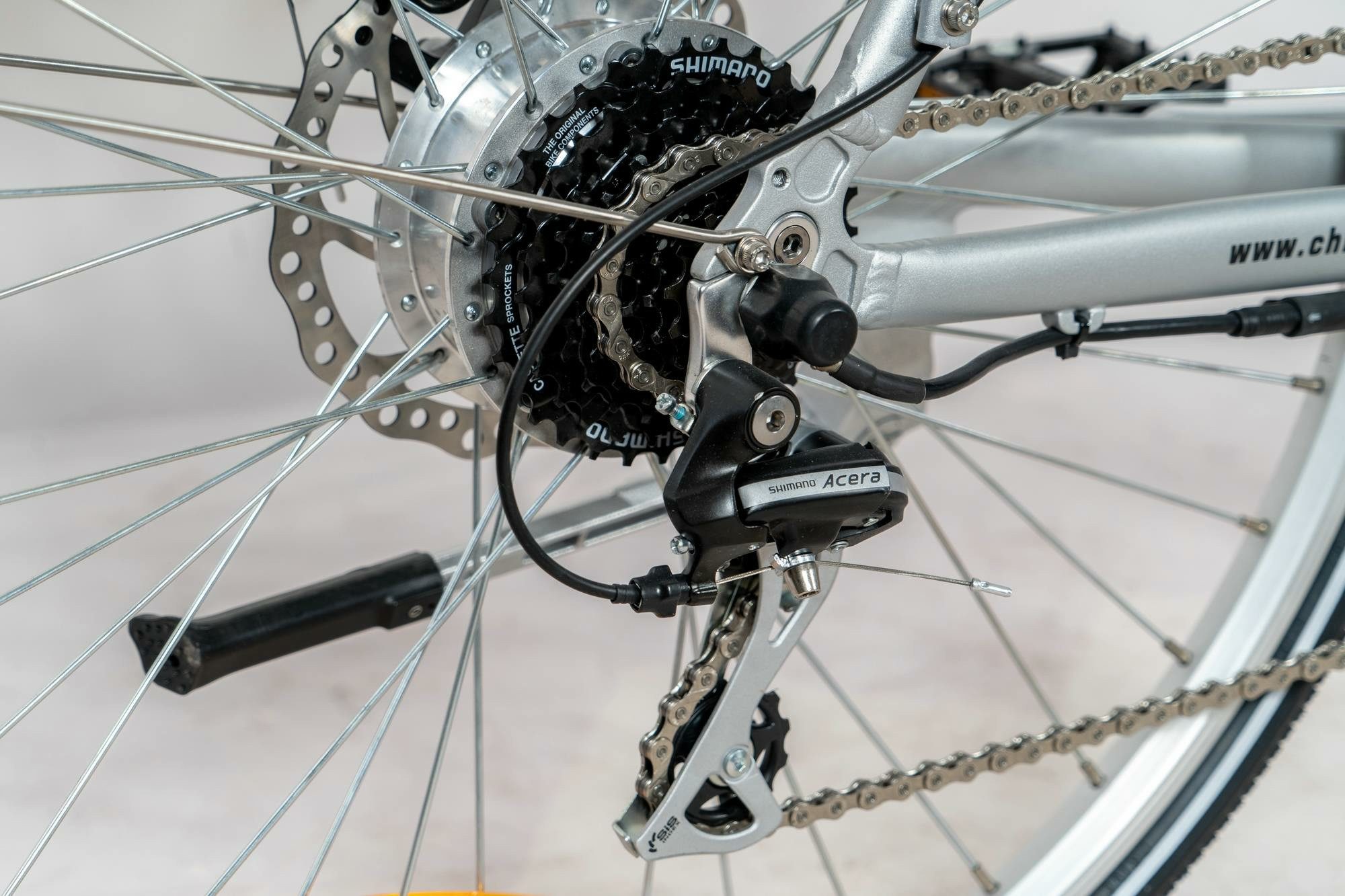 Chrisson E-Bike Touren Bike Ertos28 Silver Matt 28" 506 Wh Diamant, 8 Gang Shimano Shimano Acera 11-28T Schaltwerk