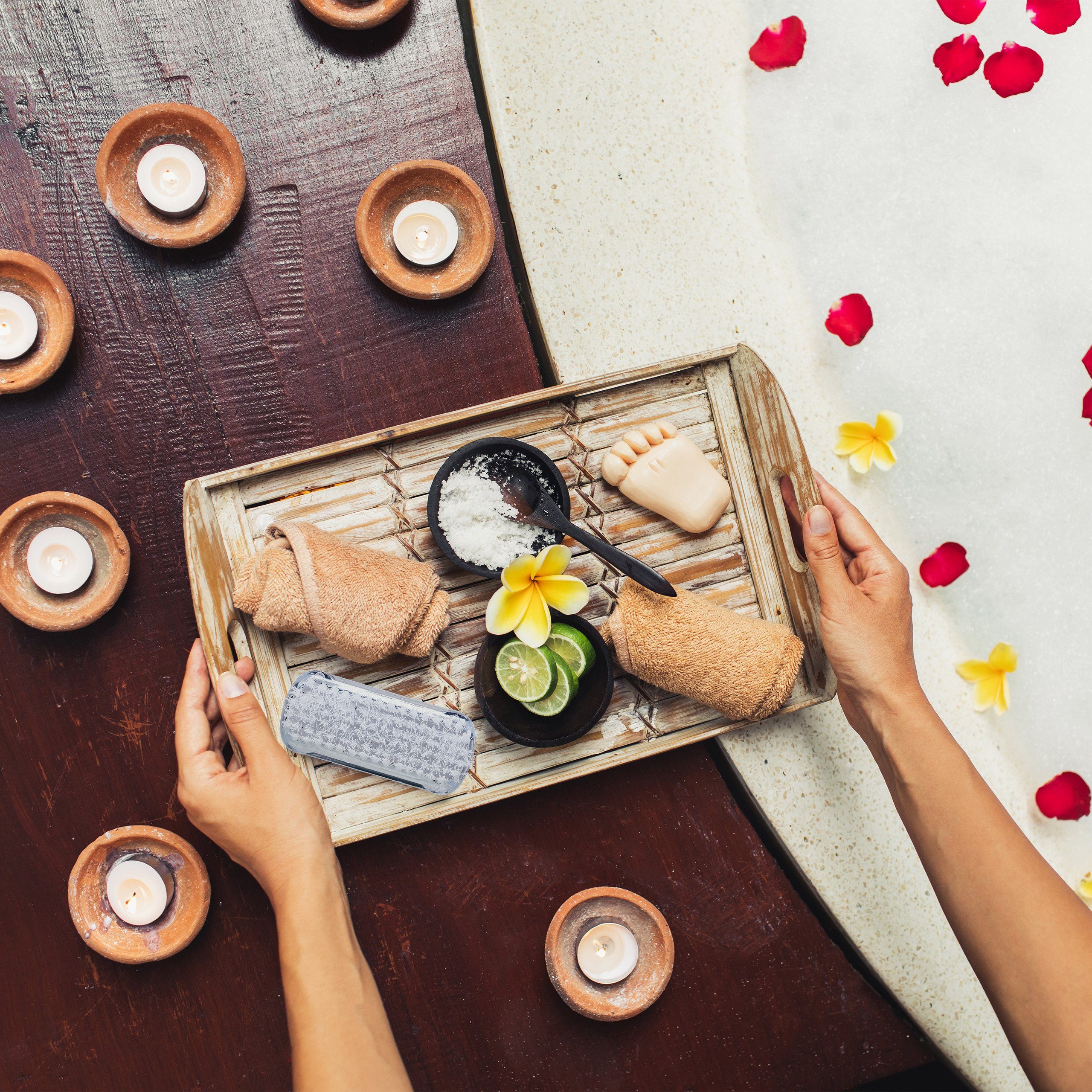 relaxdays Nagelbürste 8 Stück, transparent