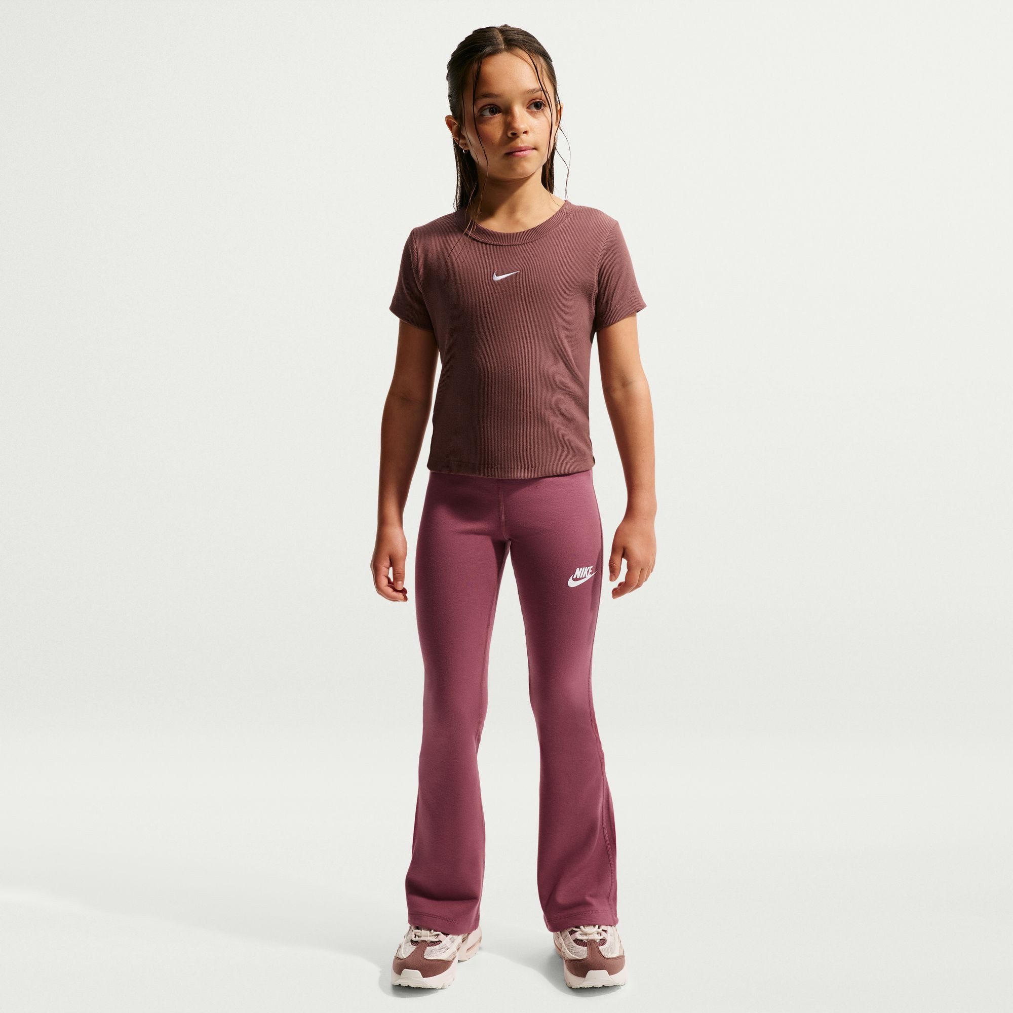 Nike Sportswear Shorts G NSW CLSSC HR FLARE TGHT LBR sportlicher Stil, für Sportmode und Streetwear, vielseitig einsetzbar