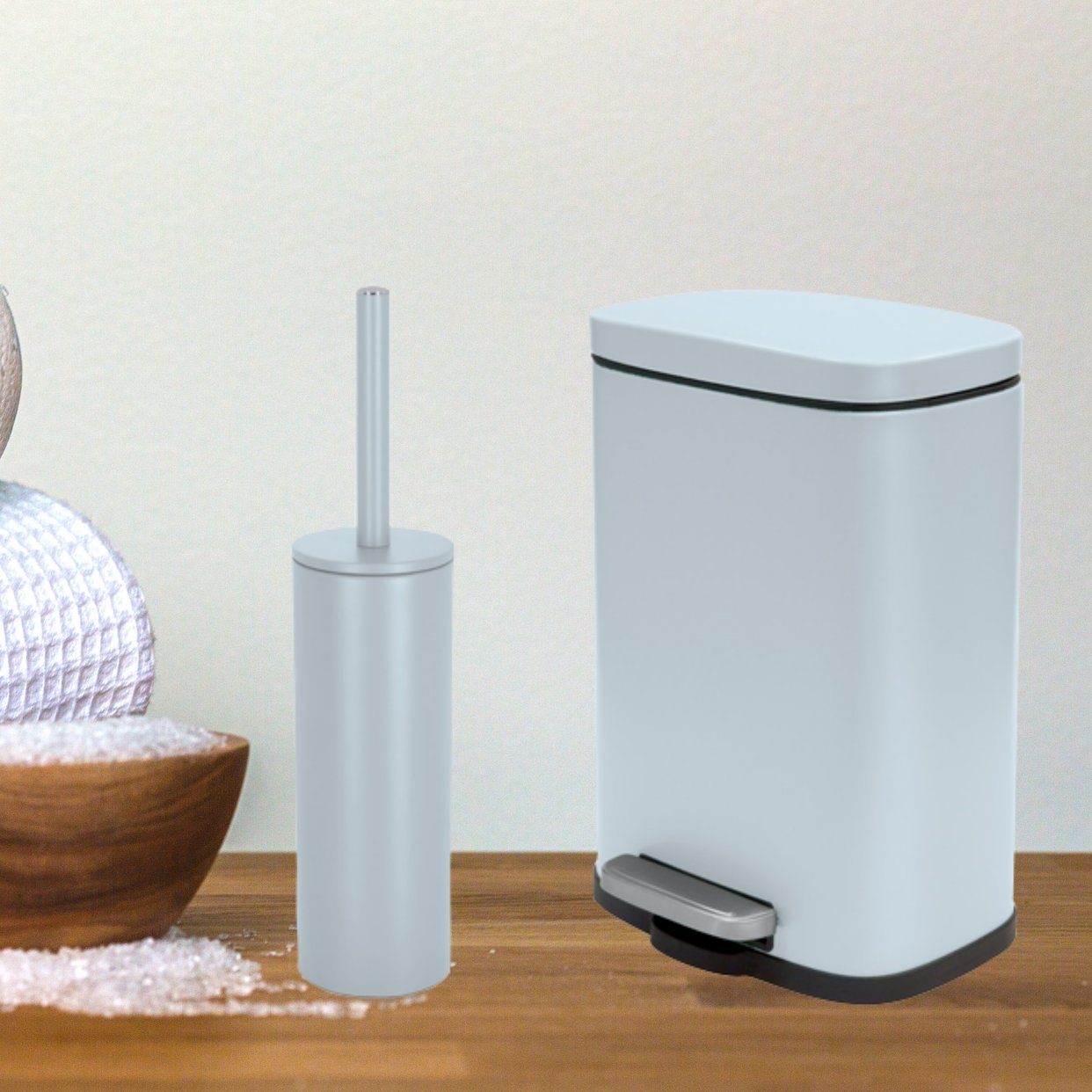 spirella Kosmetikeimer AKIRA, Treteimer mit Softclose-Absenkautomatik, herausnehmbarem Inneneimer, Anti-Fingerprint-Beschichtung, 5L, ice blau