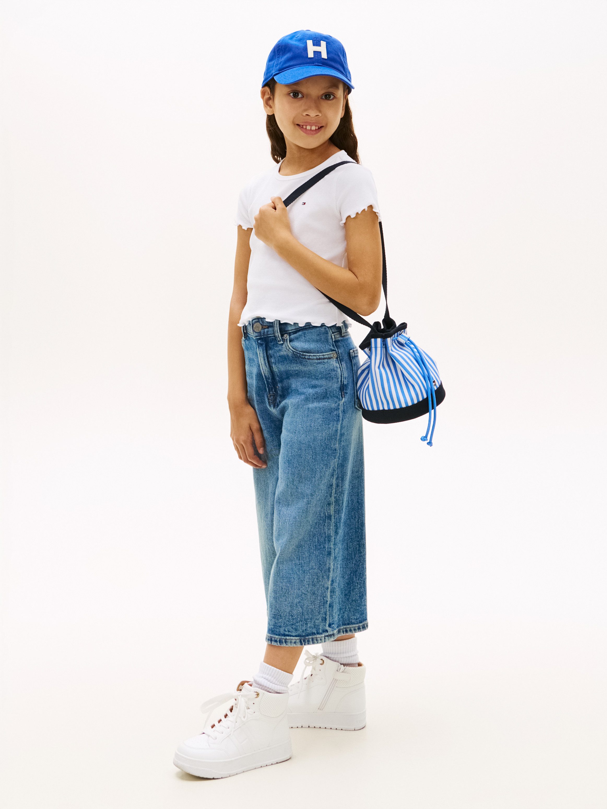 Tommy Hilfiger T-Shirt ESSENTIAL RIB TOP mit Babylock-Kanten und Stickerei unifarben, casual, regular fit, Baumwollmix, Rundhals