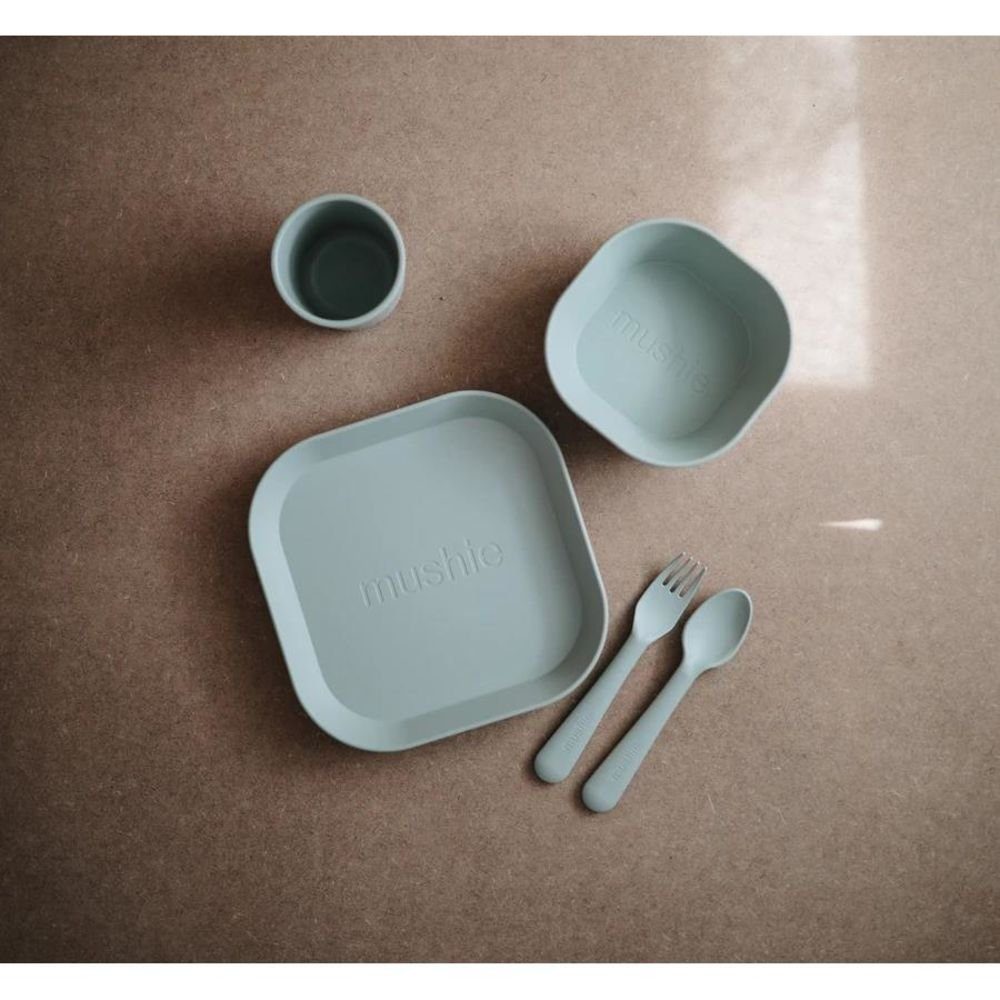 Mushie Teller-Set Quadratisch Sage, 2er Set, aus Kunststoff, BPA-frei, Speiseteller, Kinderteller, Blau