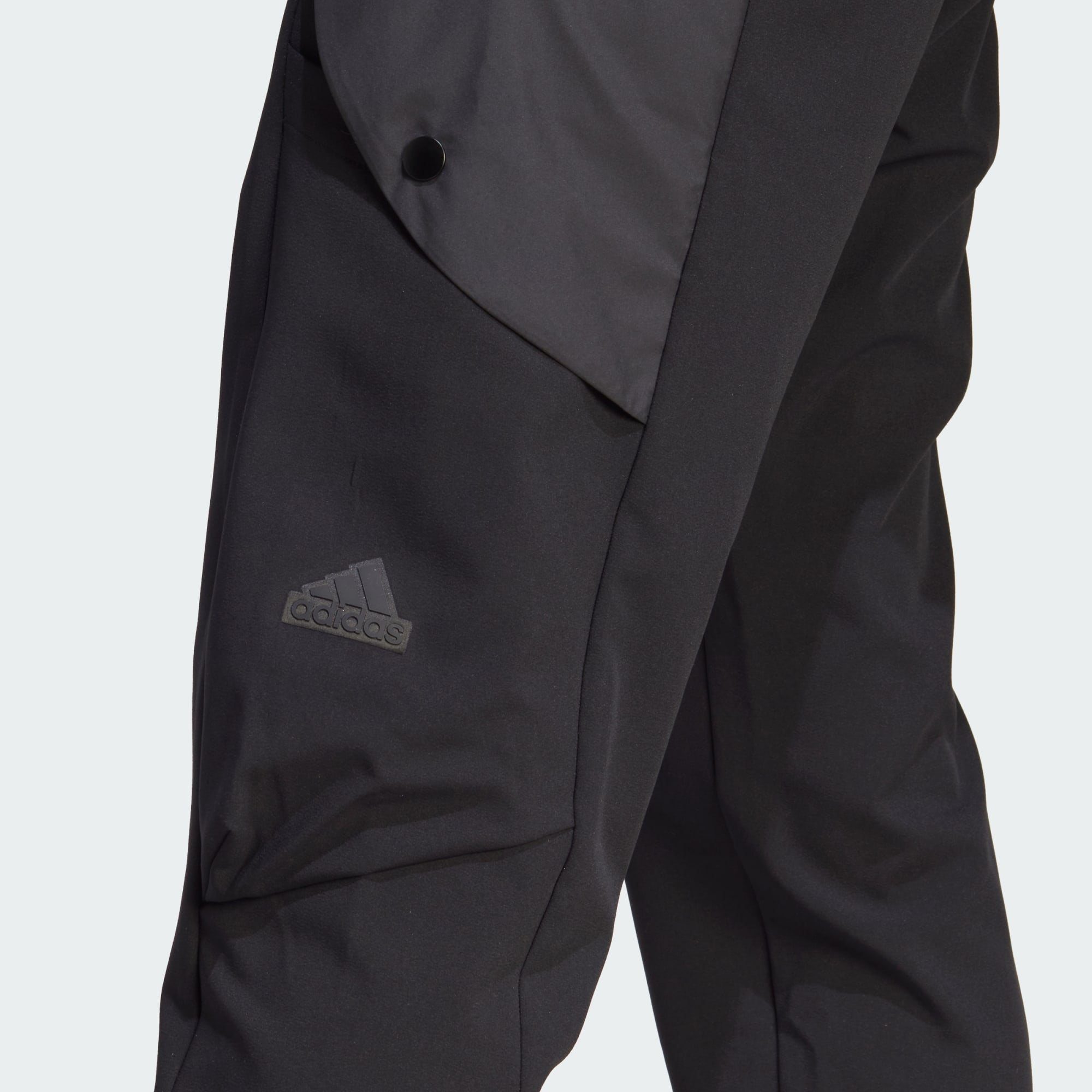 Black adidas CITY ESCAPE Sportswear Jogginghose CARGOHOSE