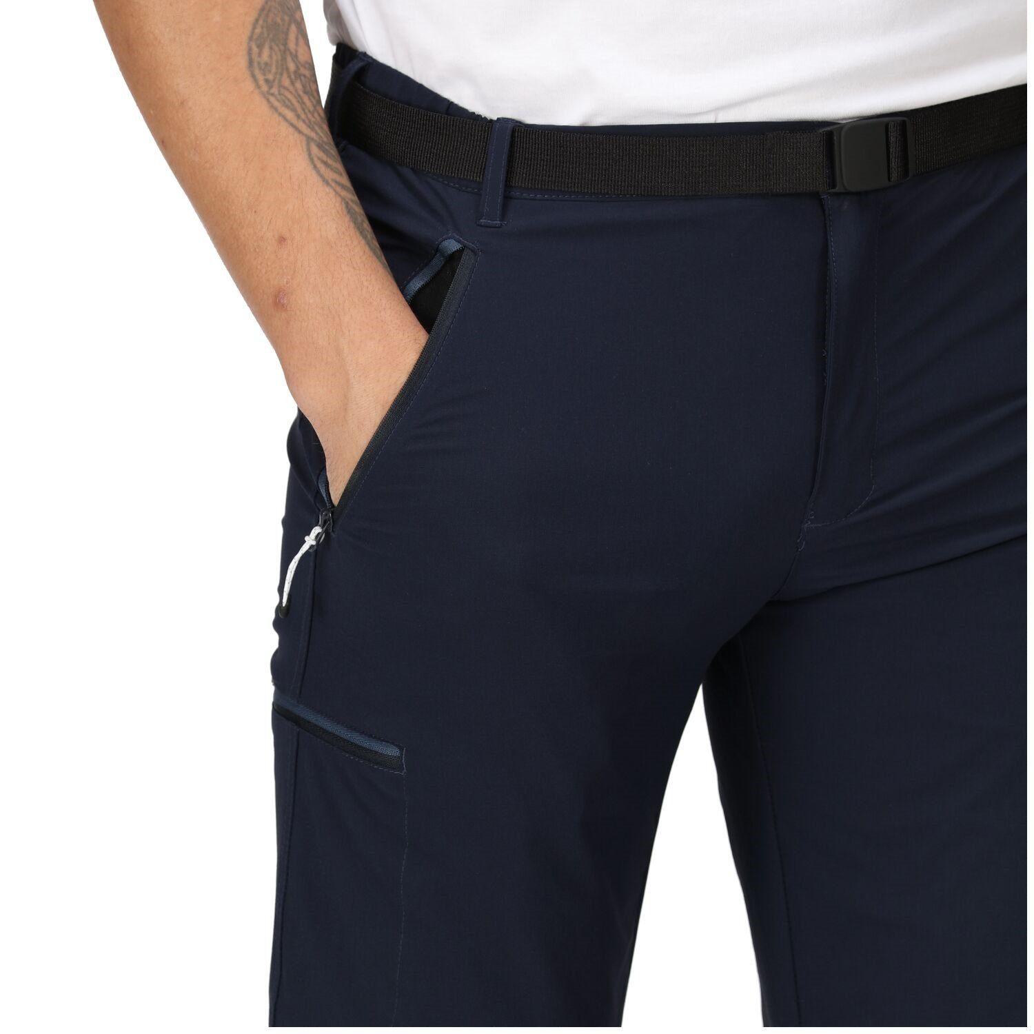 Regatta Outdoorhose Xert Stretch III Herren Wanderhose mit Gürtel in Kurzgröße (0-tlg)