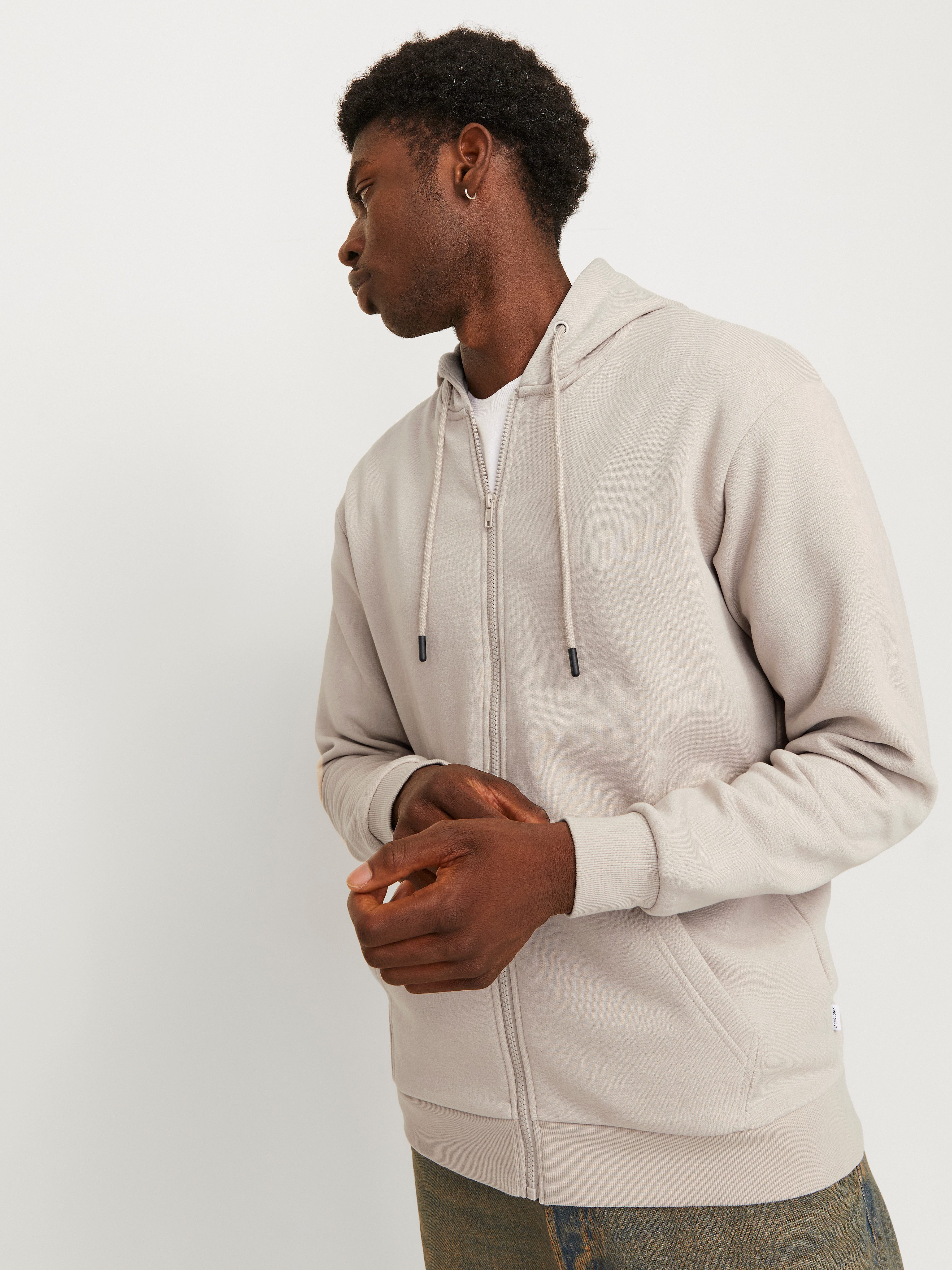 Jack & Jones Kapuzensweatjacke JJEBRADLEY mit Kapuze, ideal für kalte Jahreszeit Materialmix, relaxed fit