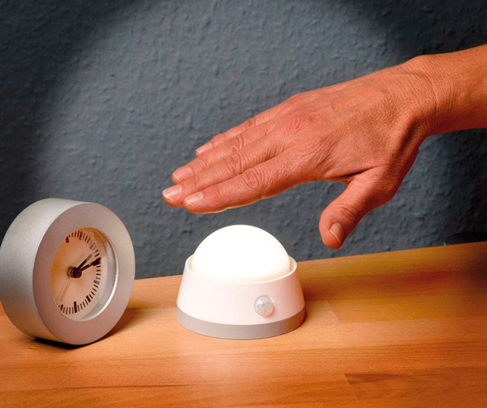 Brennenstuhl LED Nachtlicht NLB 02 BS, Bewegungsmelder, Ein-/Ausschalter, Nachtlichtfunktion, LED fest integriert, Warmweiß, mit Infrarot-Bewegungsmelder und Push-Schalter, inkl. Batterien