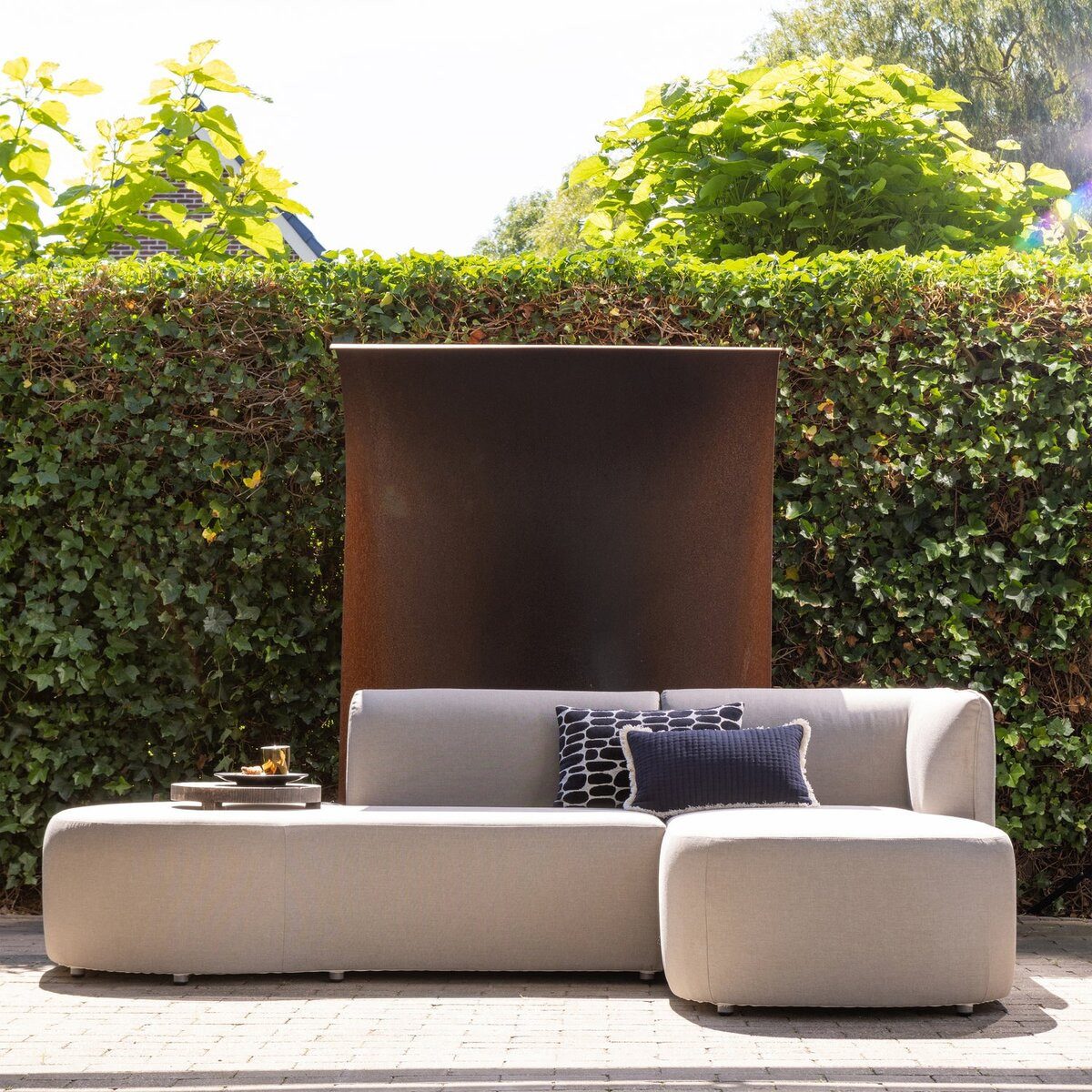 WOOOD Gartensofa, Großzügige Outdoor-Chaiselongue mit stilvollem Design, Wollen-Optik