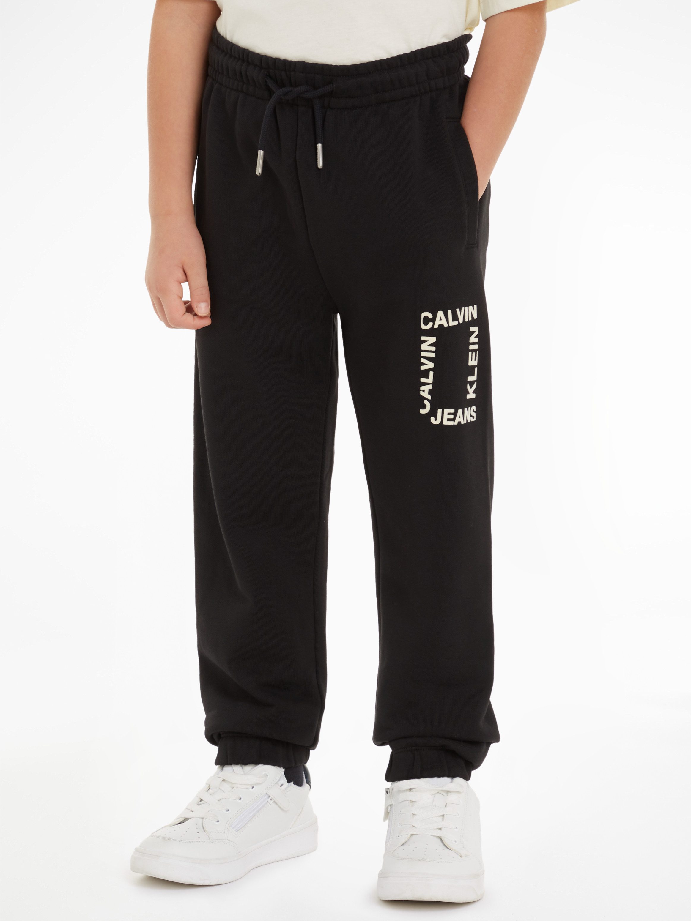 Calvin Klein Jeans Sweathose MINI HERO FLOCK LOGO PANTS für Kinder bis 16 Jahre