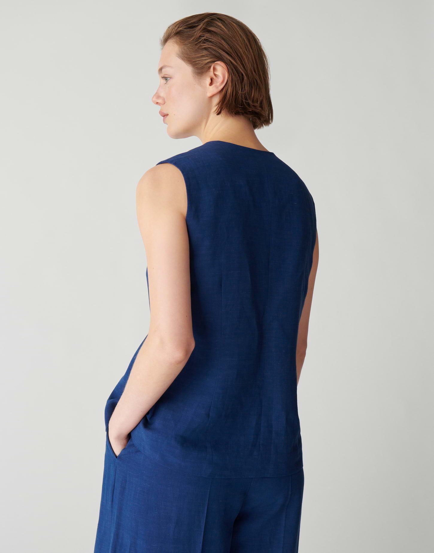 OPUS PANTS Longweste Wivina aus Webware in figurbetonter Passform Ärmellos mit V-Ausschnitt für moderne Tailoring Looks
