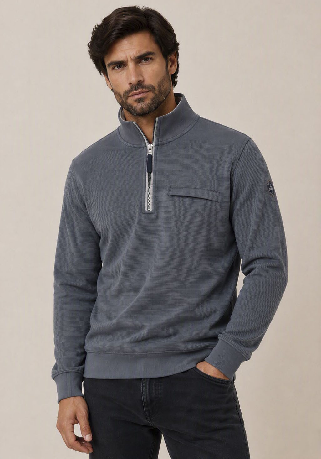 Man's World Sweatshirt - Sportiv gepflegte Optik für Alltag und Freizeit gerippter Oberstoff, Reissverschlusstasche, Kontrastakzente. Reduzierter Preis € 23,80. Unverbindliche Preisempfehlung € 29,99, (€ 23,80 pro 1 Stk)