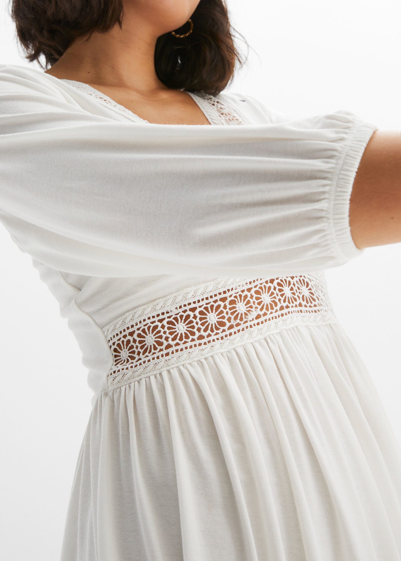 bonprix Tunikakleid mit dekorativer Spitze am Ausschnitt und an der Taille, Regular Fit