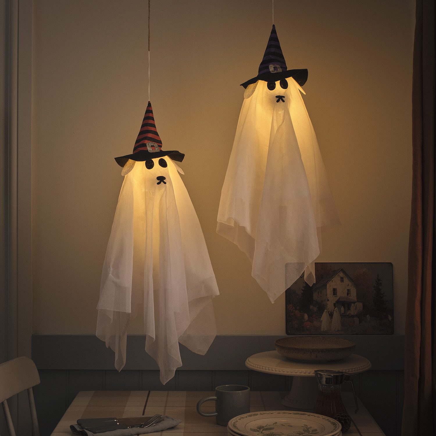 Lights4fun LED-Dekofigur 2er Set LED Halloween Hängedeko Geisterhunde mit Timer