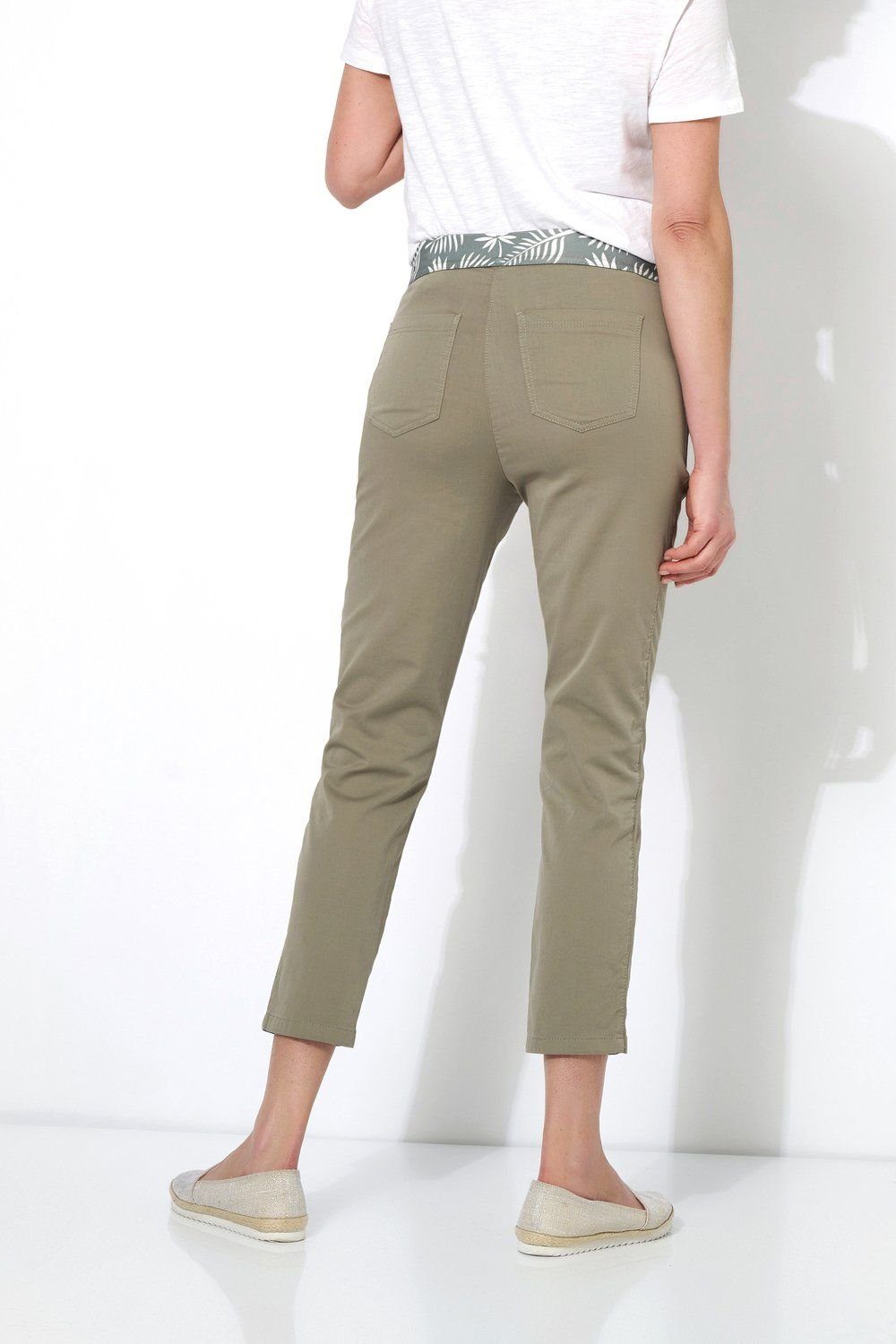 Chinos Relaxed khaki by TONI