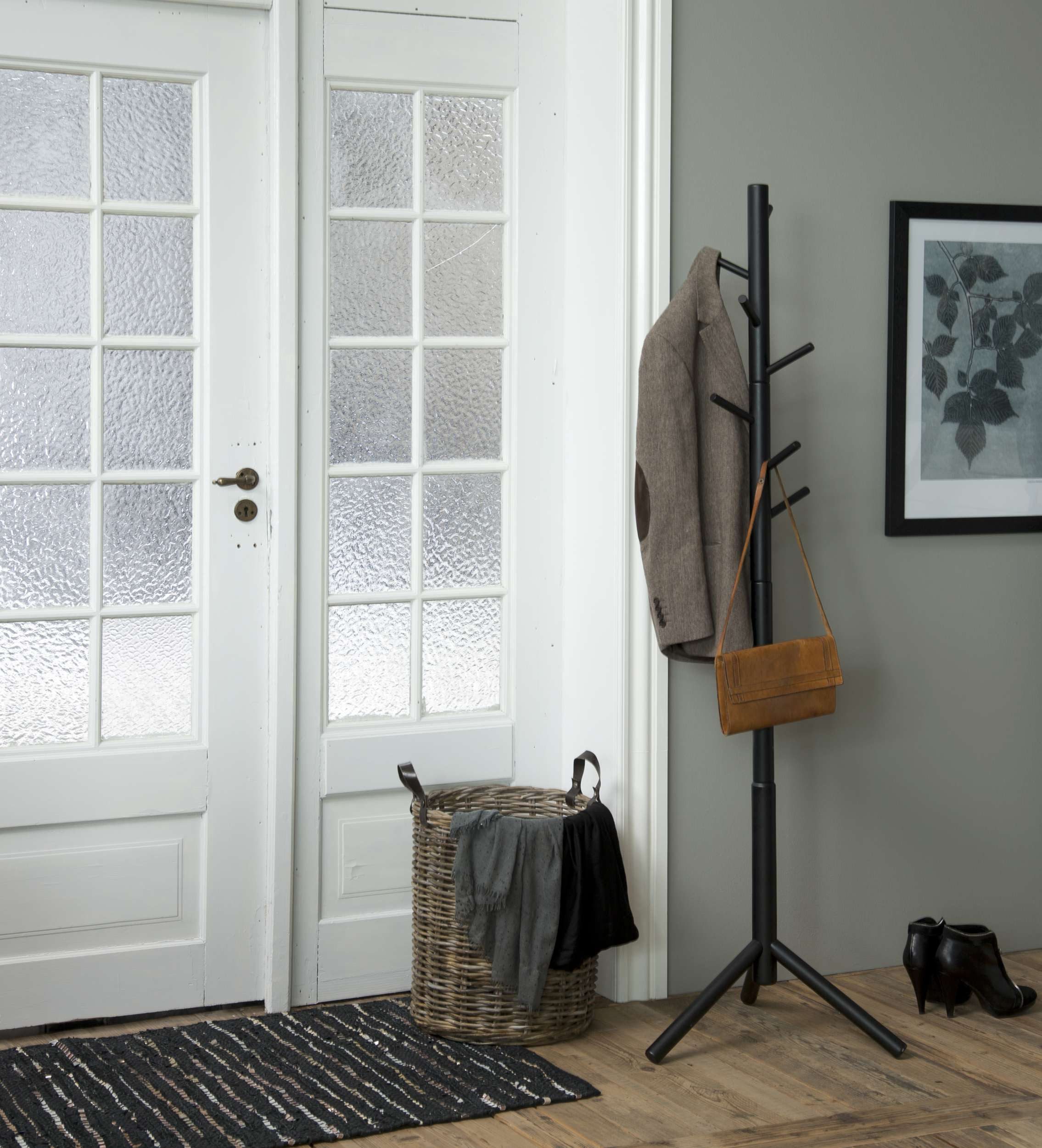 99rooms Garderobenständer Remb, (Garderobenständer, Kleiderständer), Modern Design, Korpus und Gestell schwarz NC lackiert Rubberwood