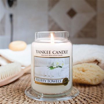 Yankee Candle Duftkerze Fluffy Towels 623 g (Duftkerze, 1-tlg., im Glas mit Deckel), Baumwolldocht, Brenndauer bis zu 150 Stunden, Geschenk, Kerze