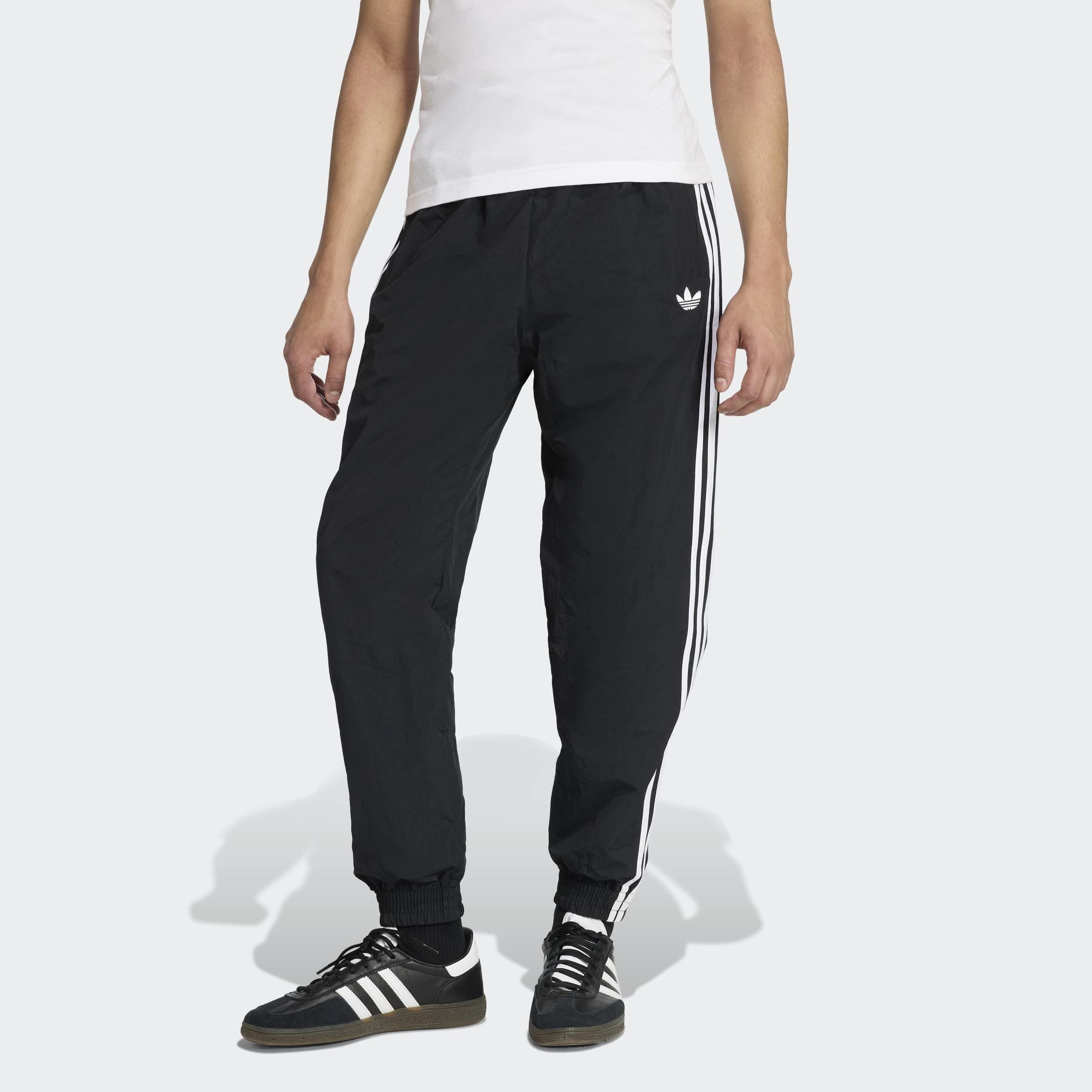 adidas Originals Sporthose FIREBIRD WVN TP (1-tlg). € 69,99
