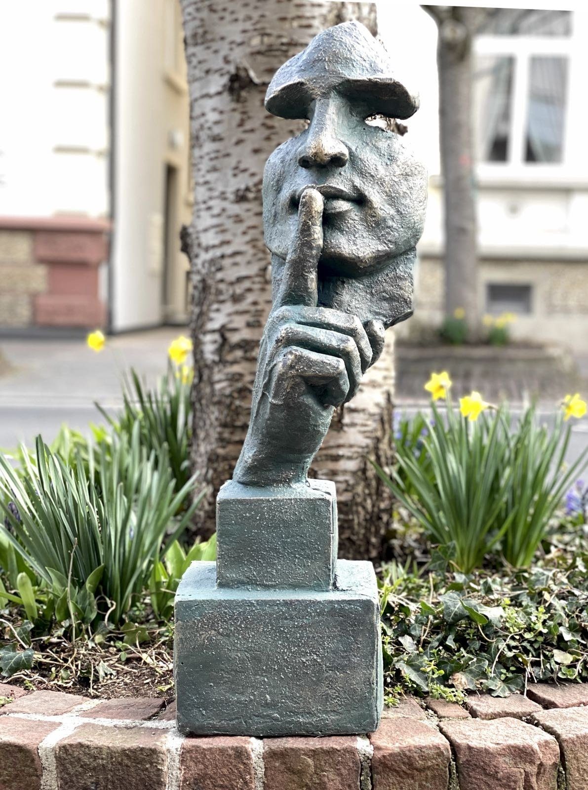 Skulptur "Der Anti Figur Dekofigur Aubaho Flüsterer" Gesicht Kunststein Dekoration Hand