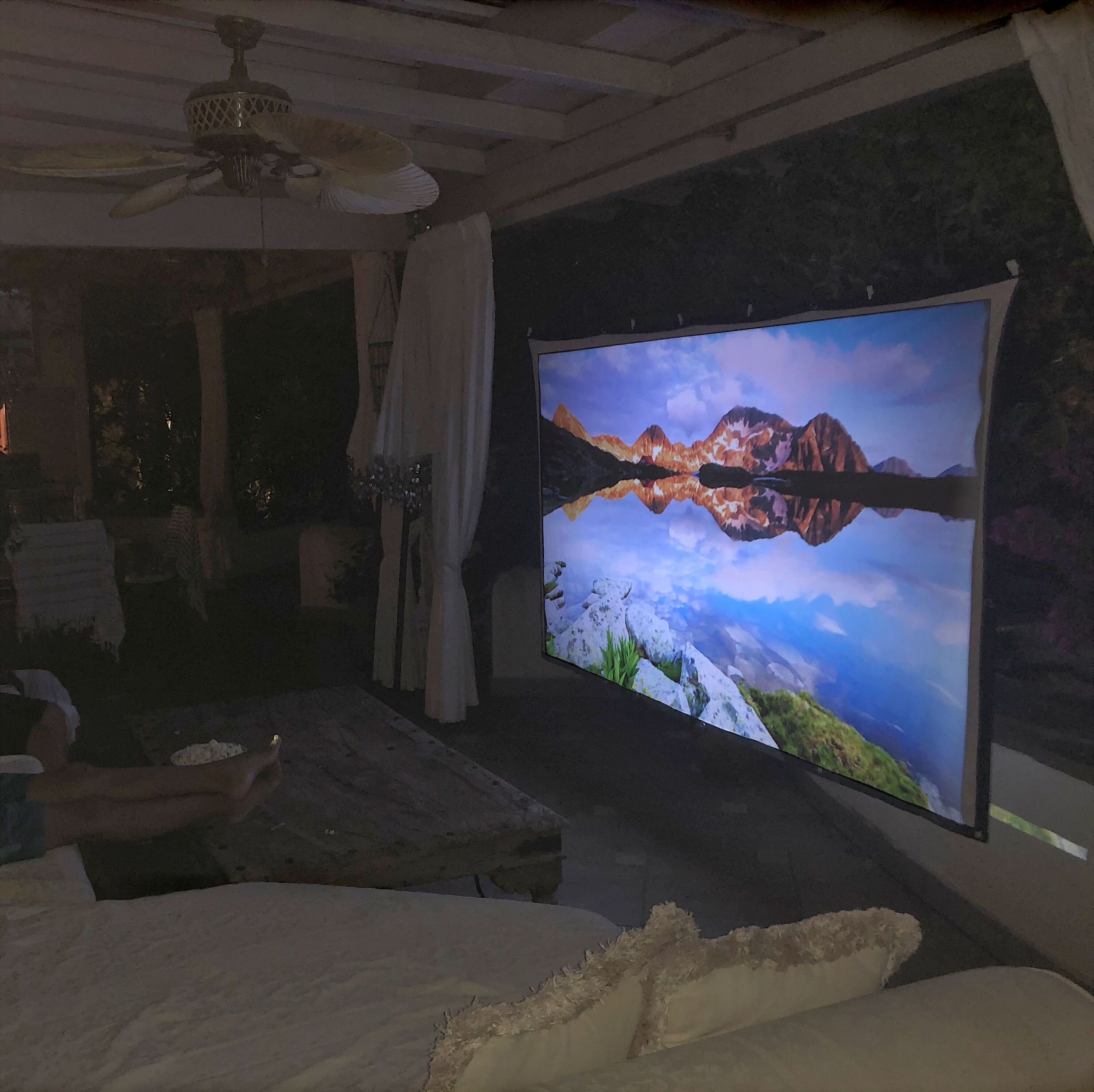 LA VAGUE LV-STA100FP Screen 16/9 100 Zoll Weiß/Schwarz Faltrahmenleinwand (Leinwand für Frontprojektion, 16:9 100 Zoll)