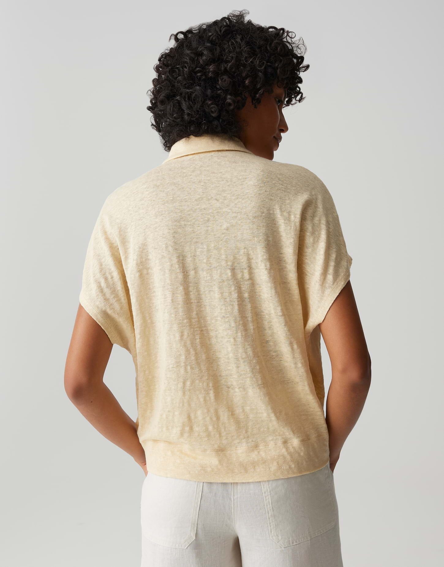 OPUS Kurzarmshirt Samoha aus Jersey mit Leinenstruktur Der überschnittene Arm sorgt für eine relaxte Silhouette – Bild 3 von 5
