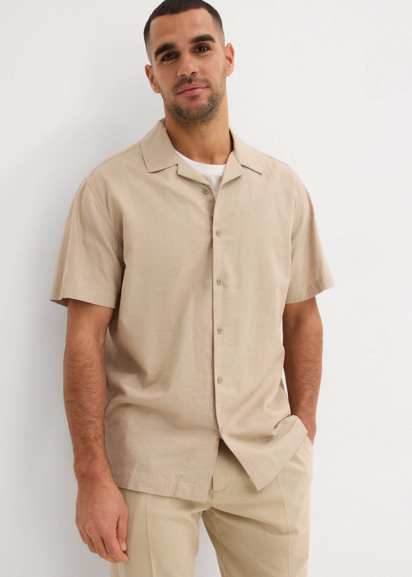 bonprix Kurzarmhemd Lockerer Loose Fit, Reverskragen, aus Leinen-Mix, Kurzarm-Design