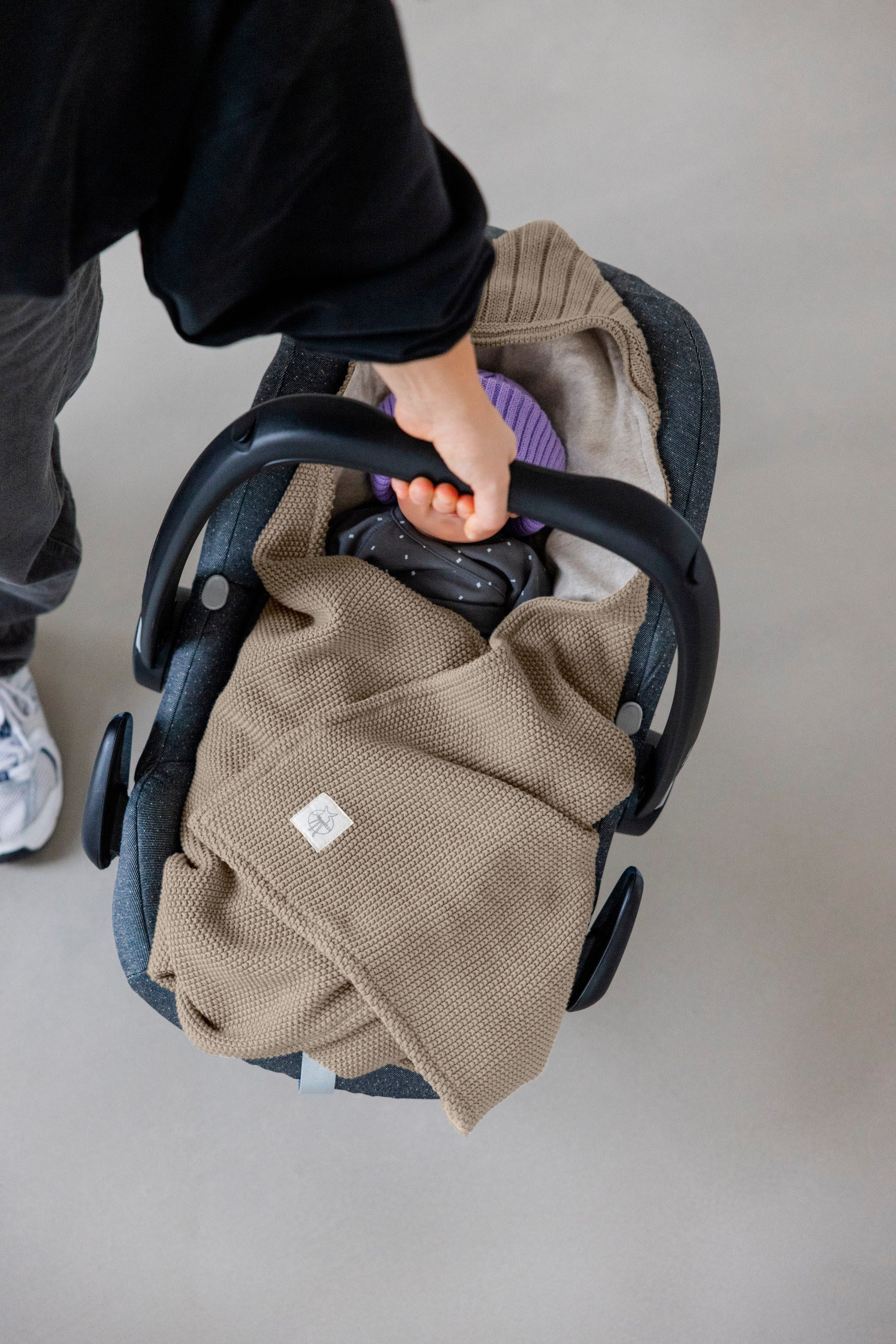 Einschlagdecke für Babyschale, taupe, LÄSSIG, GOTS made with organic materials, zertifiziert durch BCS 27262