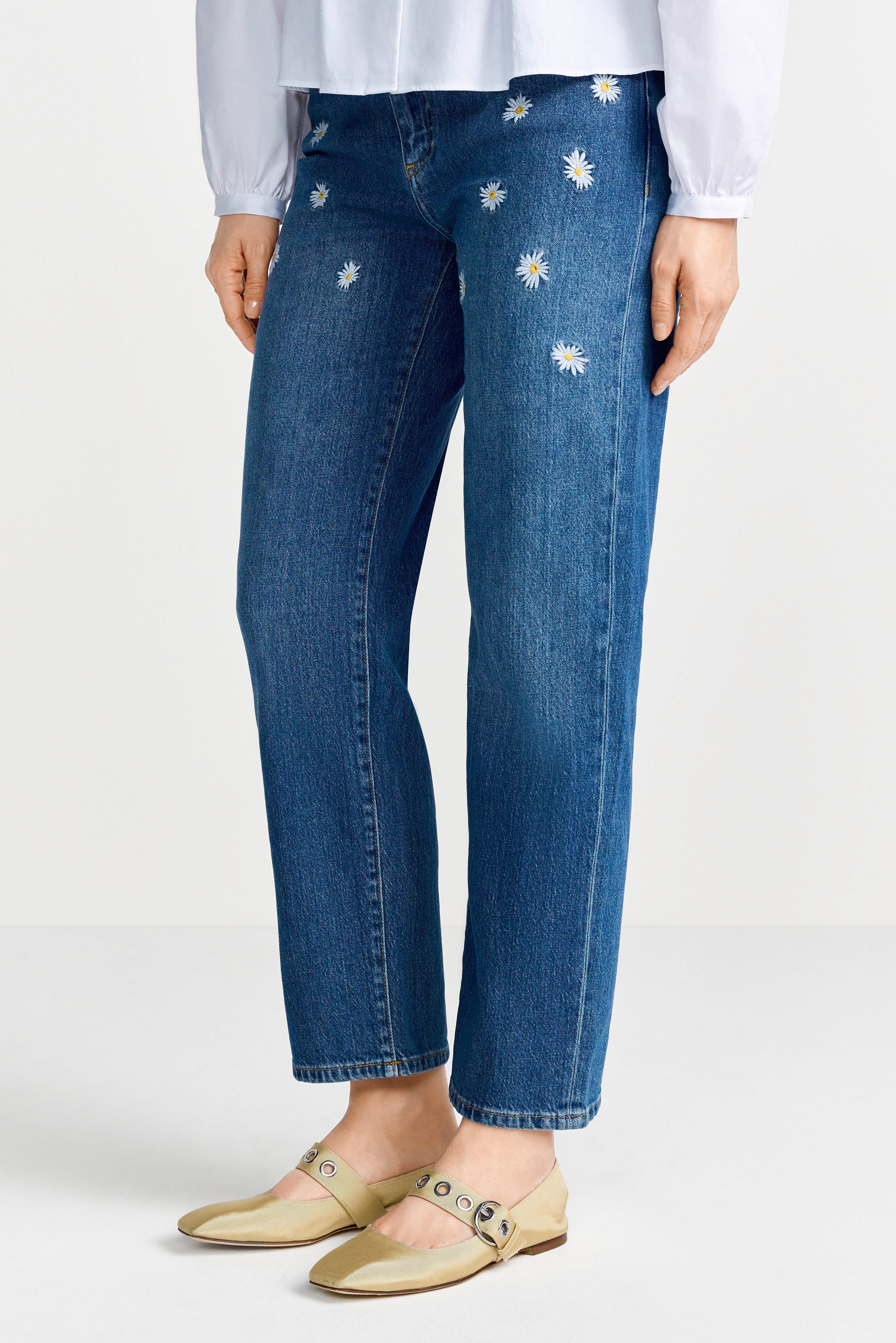 RICHROYAL Relax-fit-Jeans mit hochwertigen Blütenstickereien