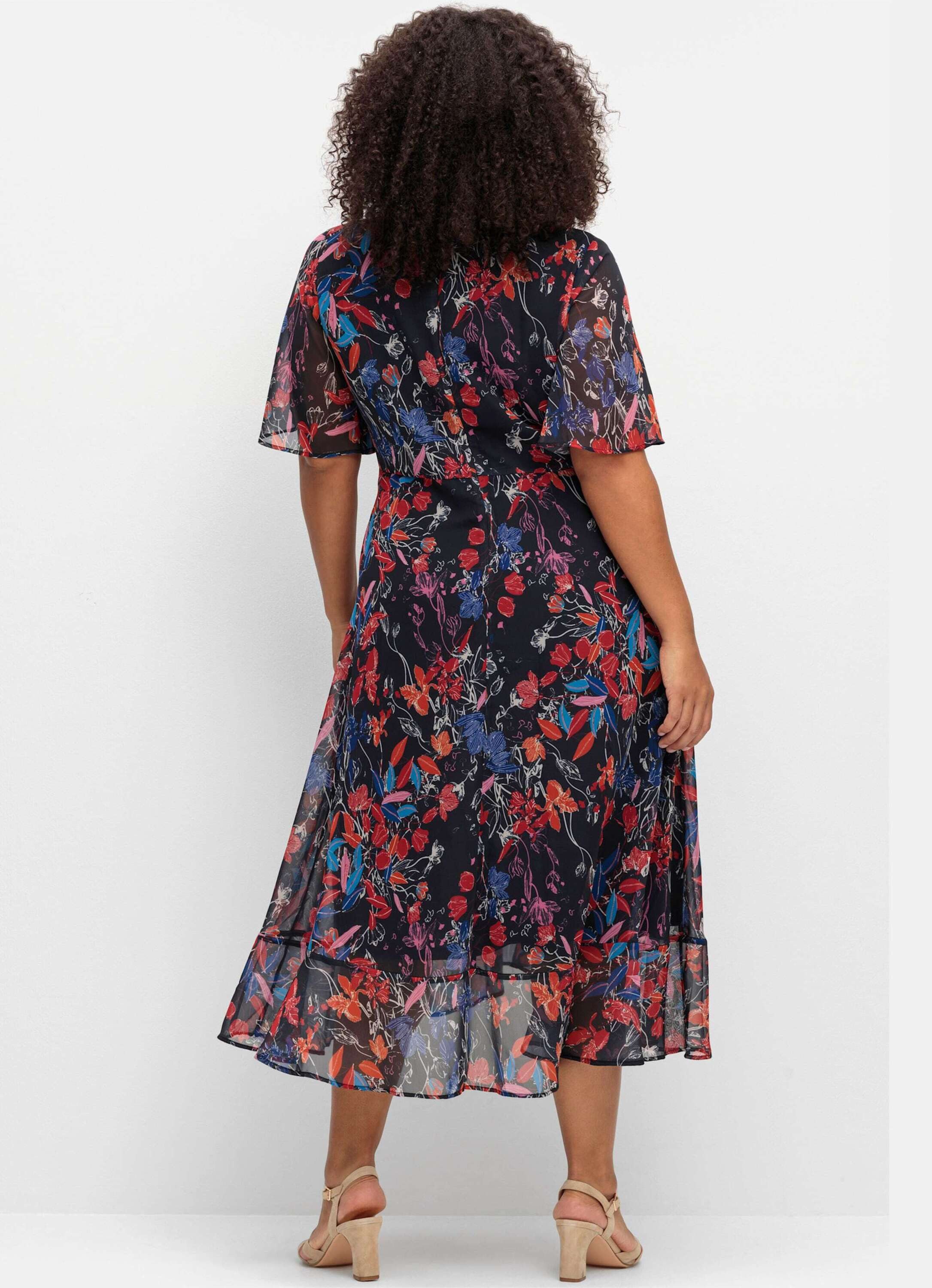 Sheego Etuikleid Chiffonkleid Kurzarm mit Blumendruck und Volant am Saum günstig online kaufen