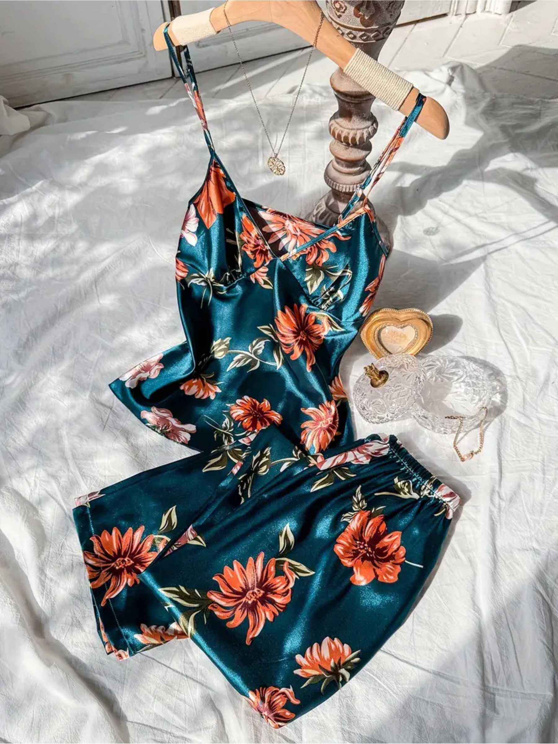 Elegant Love Schlafanzug Satin Pyjama Set mit Blumenmuster – Bequeme Damen- günstig online kaufen