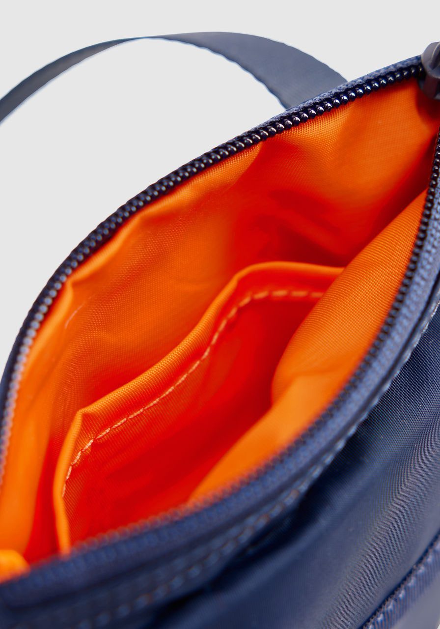 Levi's® Umhängetasche MISSION BAY CROSSBODY POUCH, praktische Größe