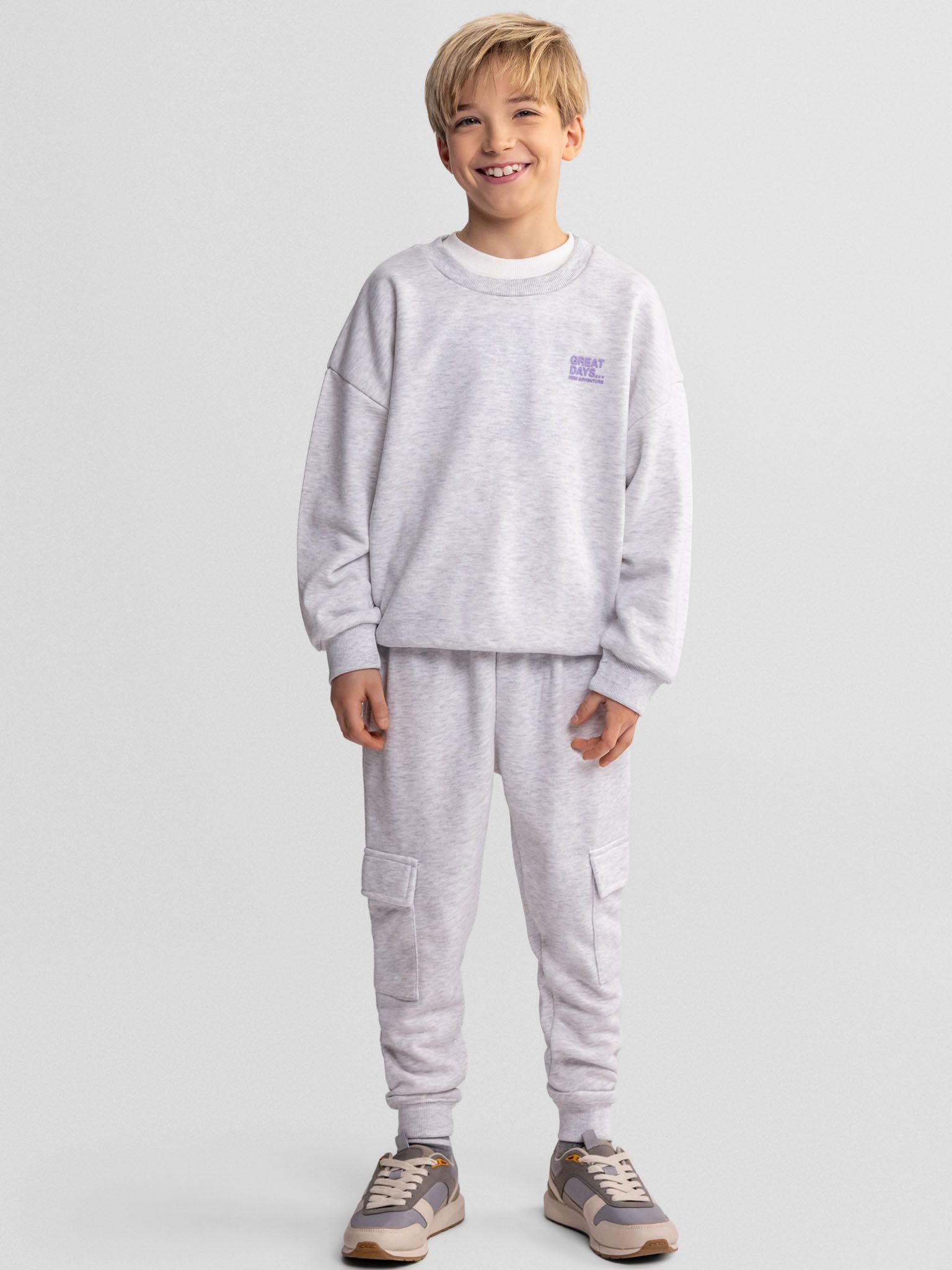 Sweatshirt