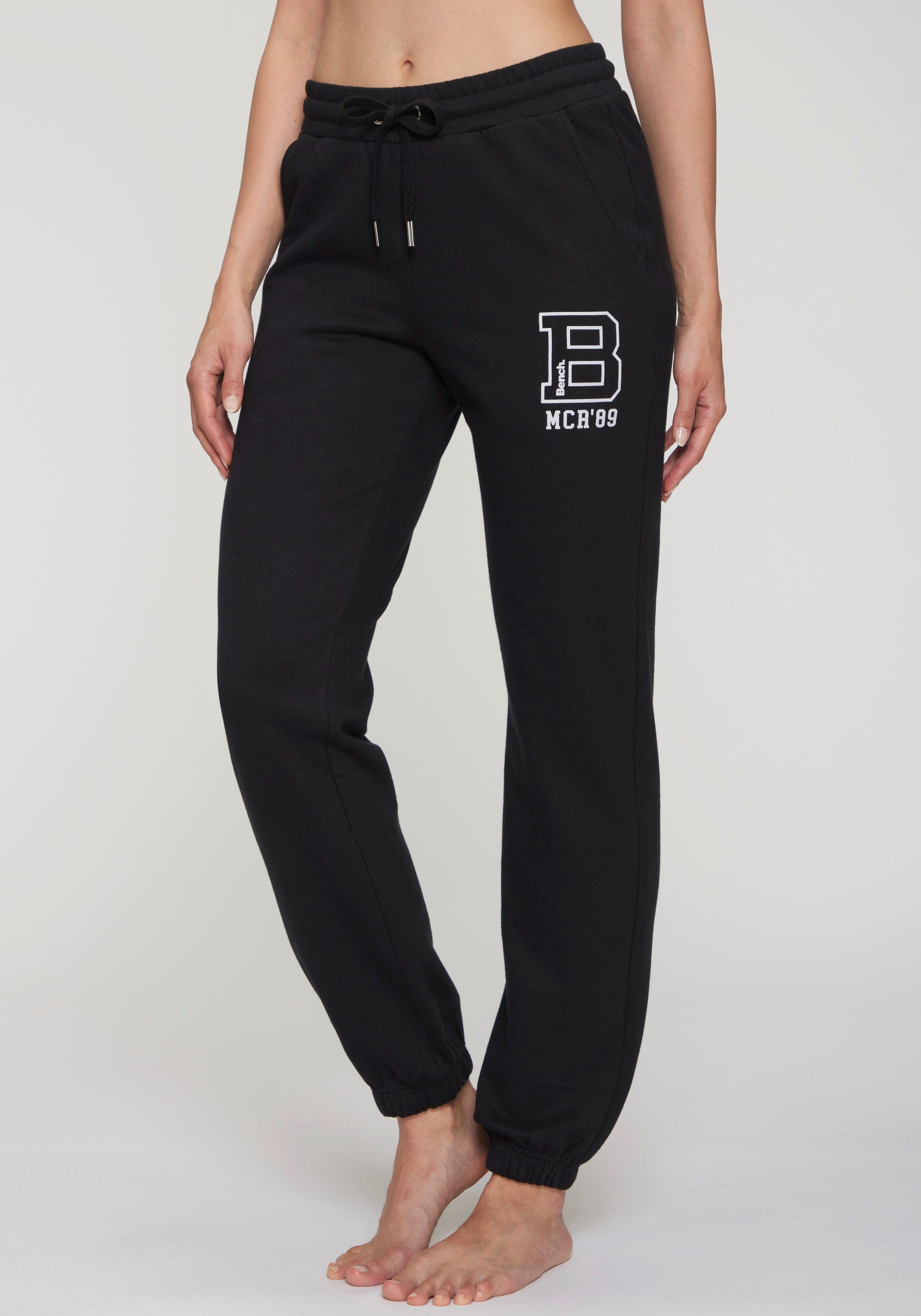 Bench. Loungewear Jogginghose mit seitlichen Taschen und Logoprint, Loungewear