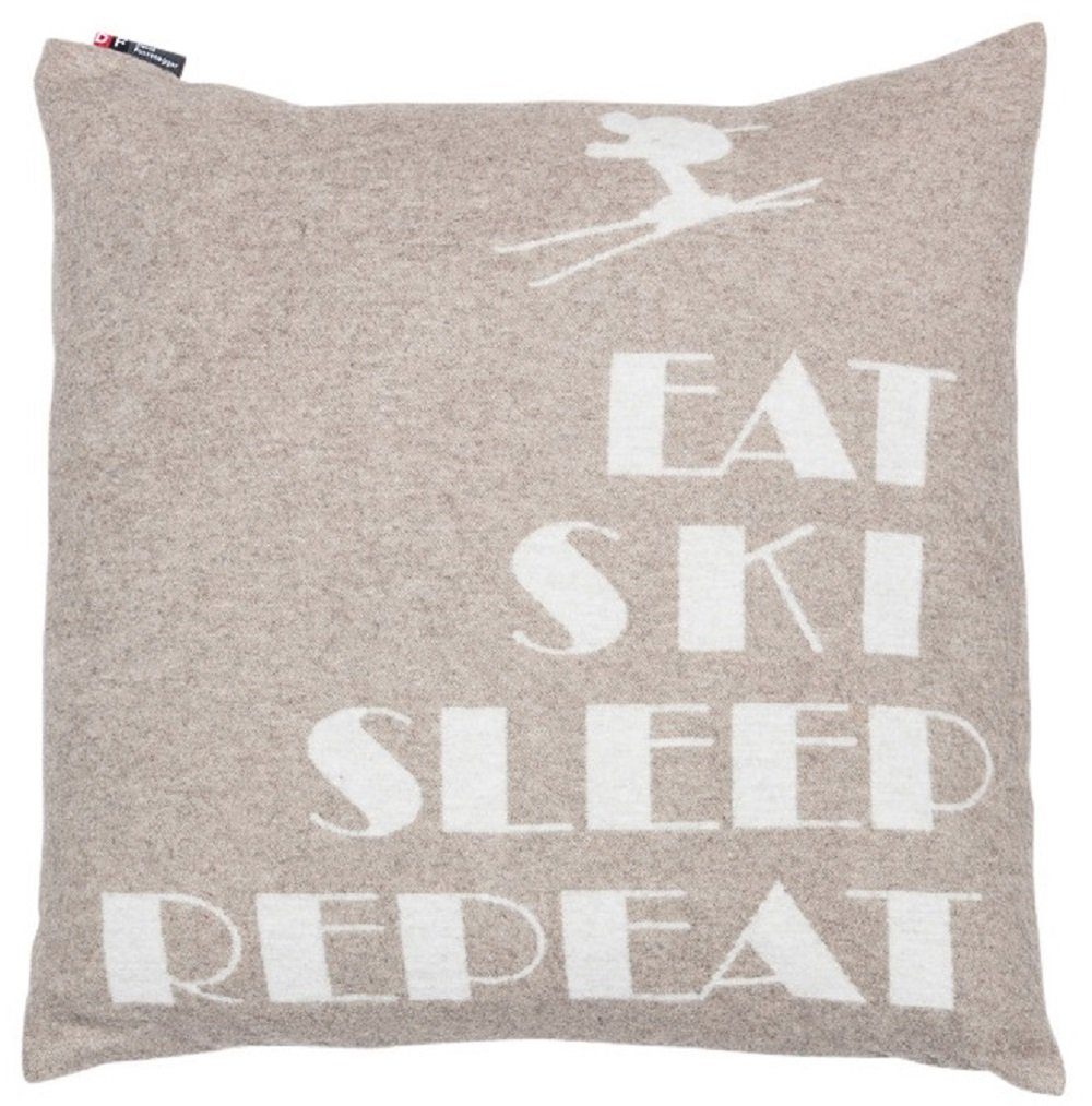 Kissenhülle Silvretta 'Eat Ski Sleep Repeat' 50 x 50 cm, DAVID FUSSENEGGER Schlamm