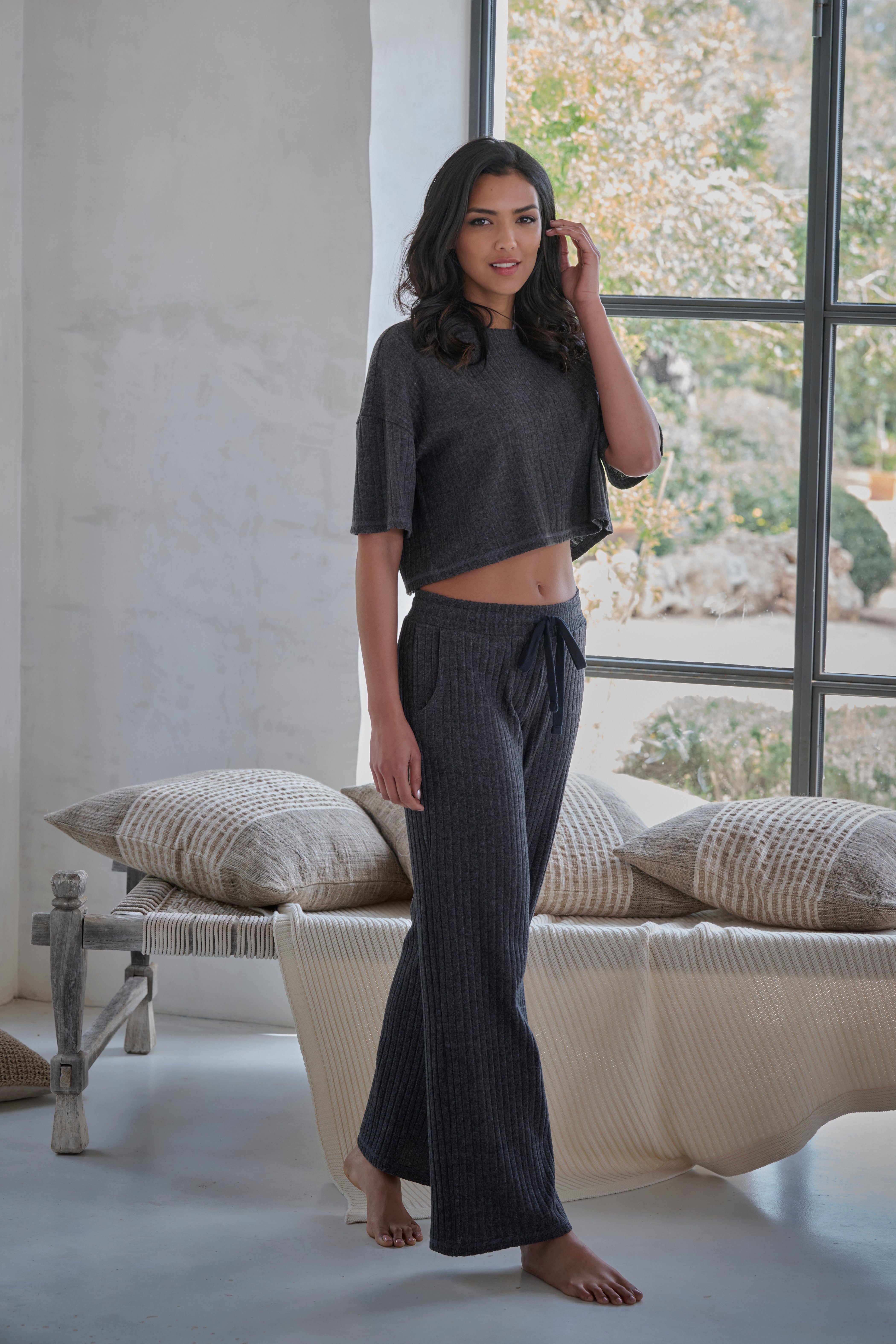 LASCANA Homewearhose -Lounge-/Strickhose mit weitem Bein und seitlichen Taschen, Loungewear