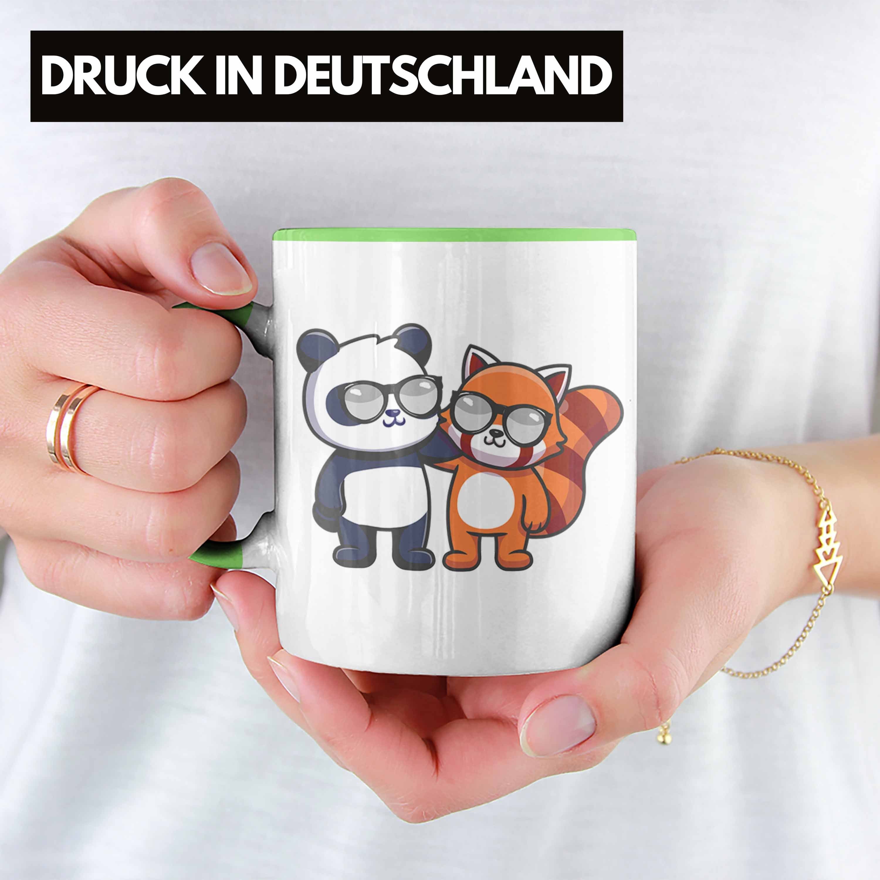 Trendation Tasse Trendation - Freunde Grün Jungs Mädchen Tasse Roter Geschenkidee Panda Lustige für Kinder Grafik Musik