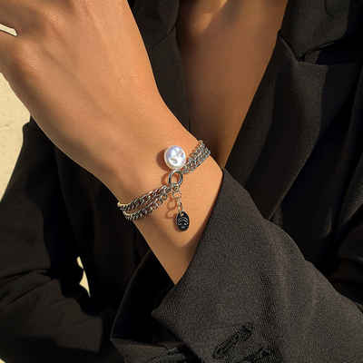 AUKUU Armband Retro Retro Imitationsperlen Pailletten Doppelschicht Armband, im Ethno Stil einfaches vielseitiges Kreuz Metall Armband Set