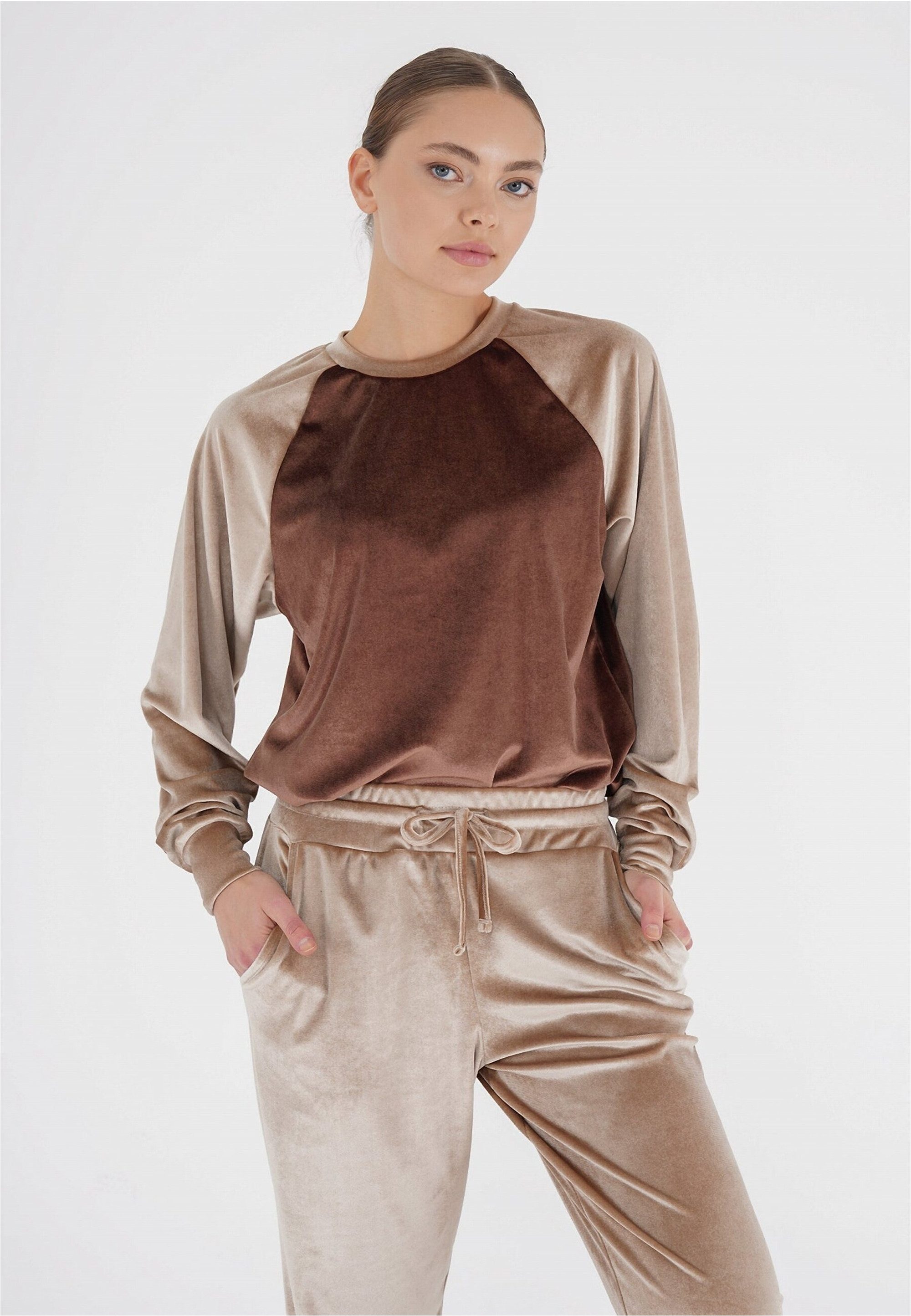 freshlions Sweatshirt Sally (1-tlg) aus samtig, weichem Stoff hergestellt günstig online kaufen