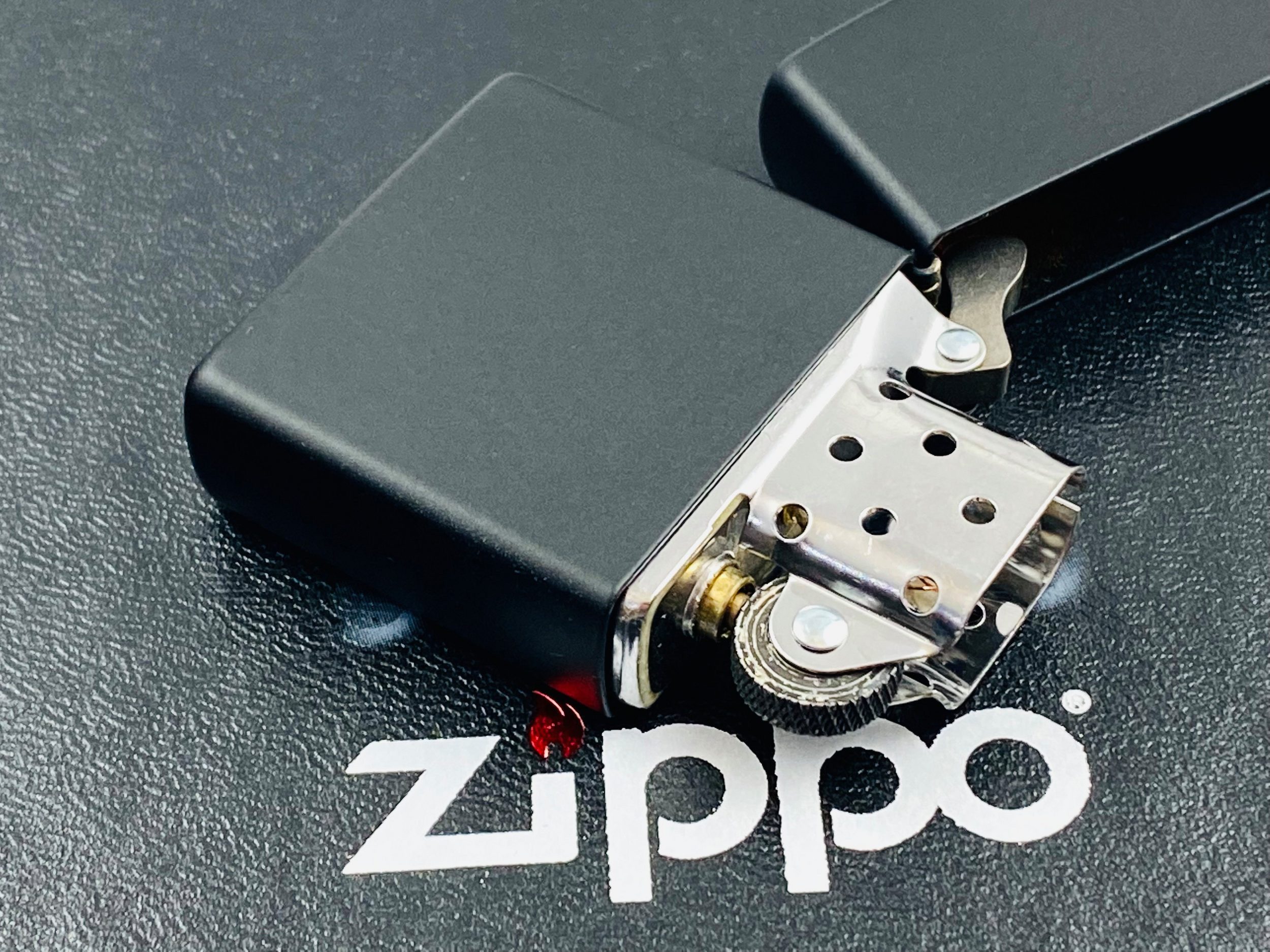 Zippo Feuerzeug schwarz matt Klassiker Sturm Feuerzeug Geschenkset black matte