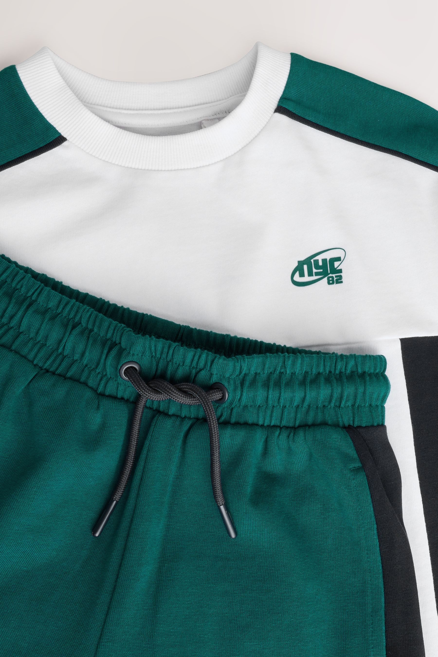 Next T-Shirt & Shorts T-Shirt und Shorts mit Blockfarben im Set (2-tlg)