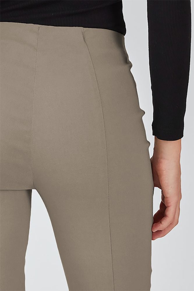 Light Taupe (13)