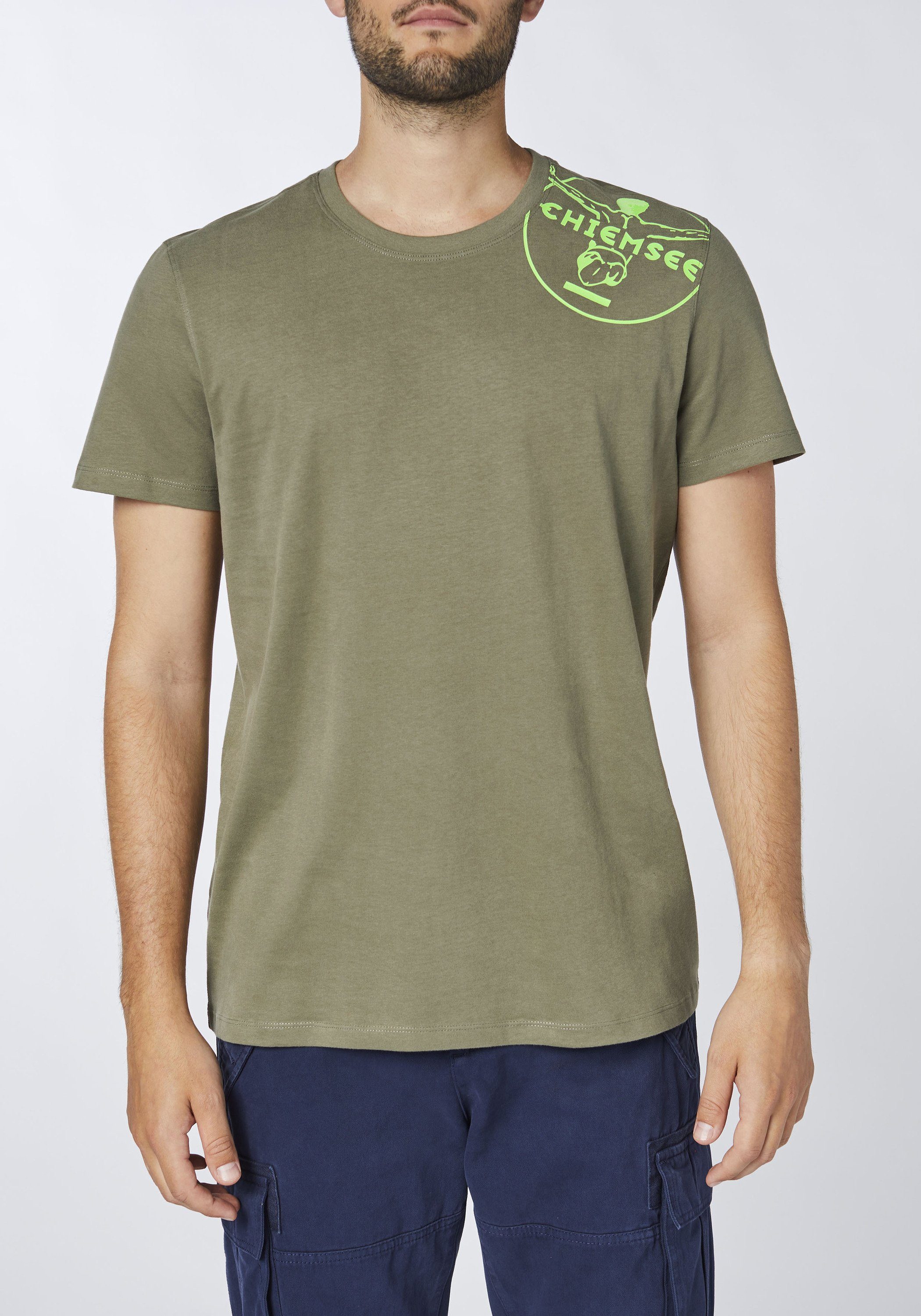 T-Shirt Olive Dusty 1 Print-Shirt mit Chiemsee Jumper-Motiv