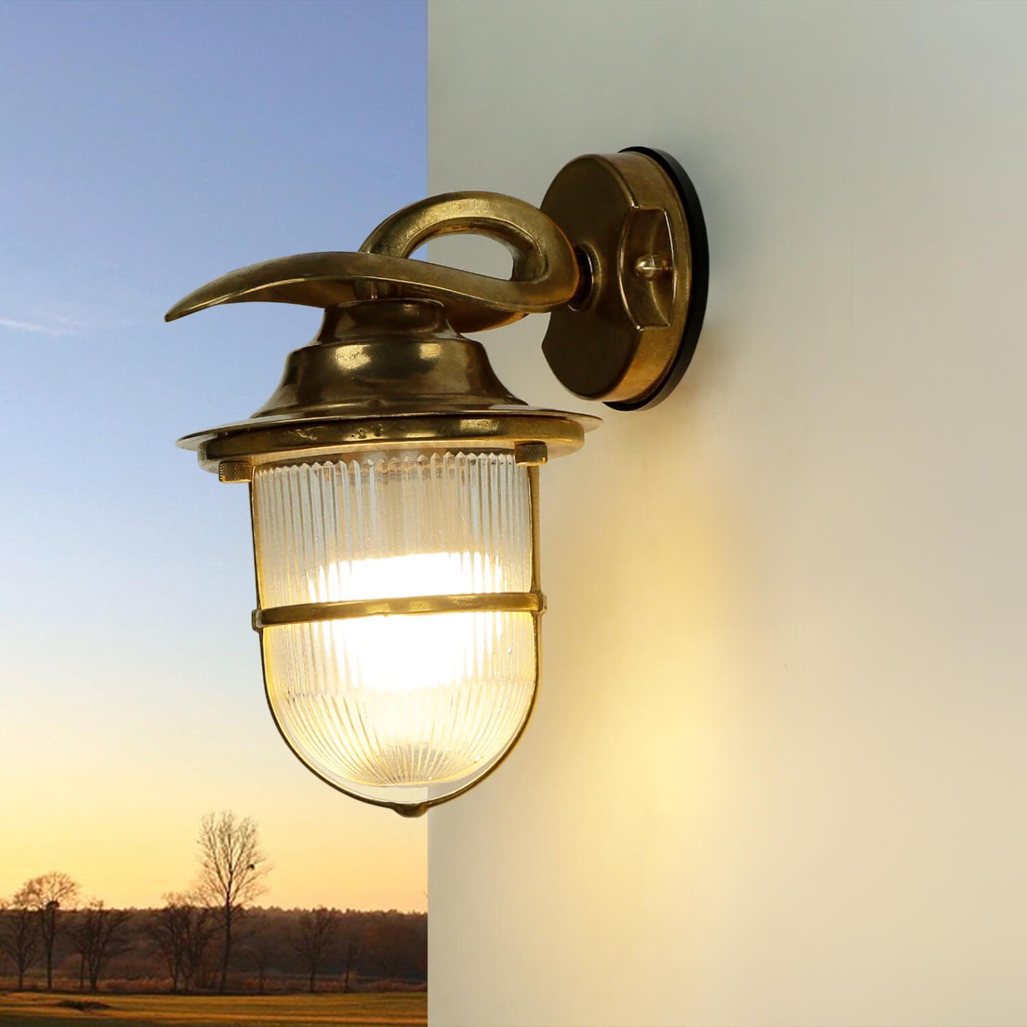 Licht-Erlebnisse Außen-Wandleuchte KORFU, ohne Leuchtmittel, Außenwandlampe  Rustikal echtes Messing rostfrei Premium Wand Haus