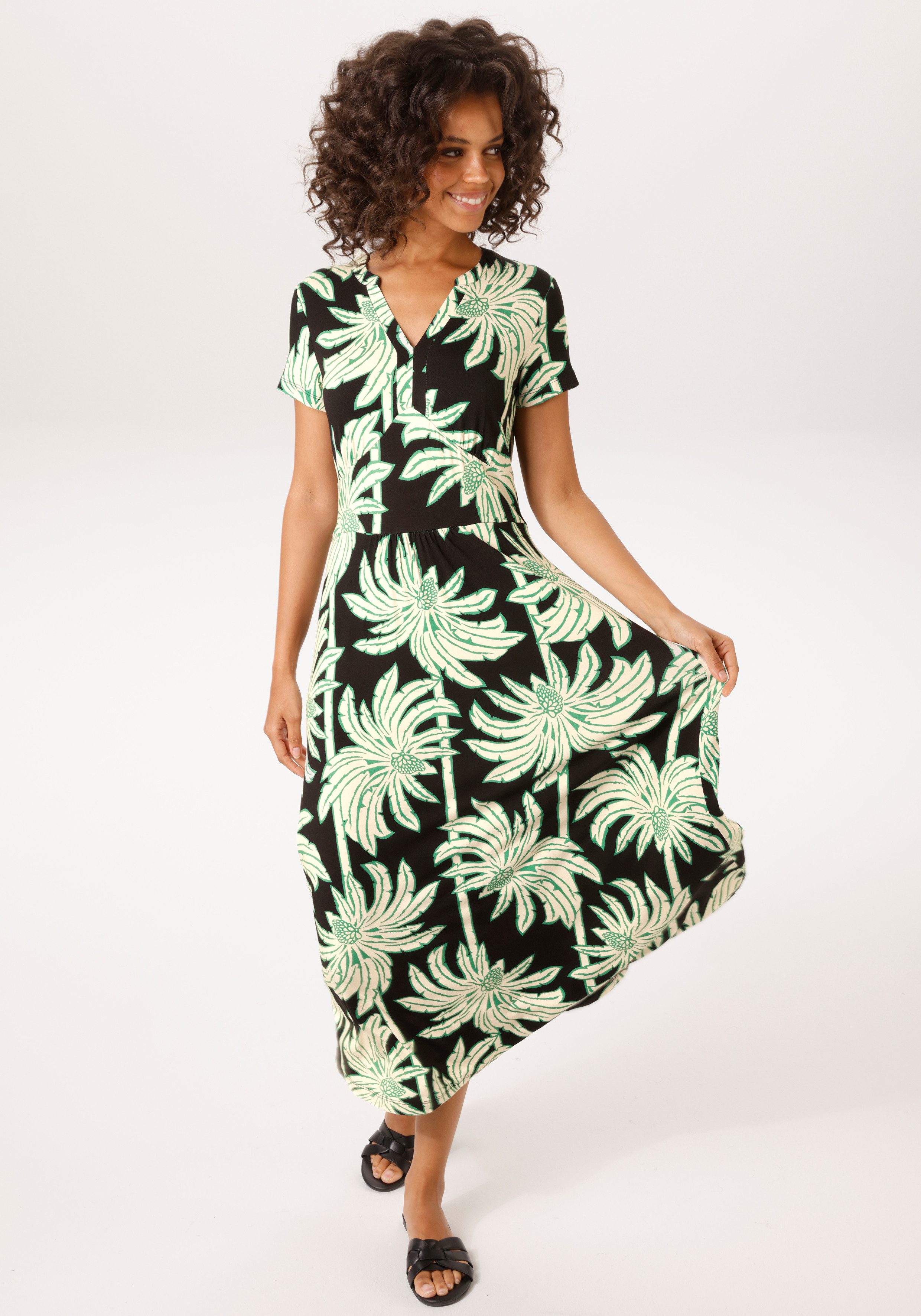 Aniston CASUAL Sommerkleid mit großflächigen, grafischen Palmen bedruckt - günstig online kaufen