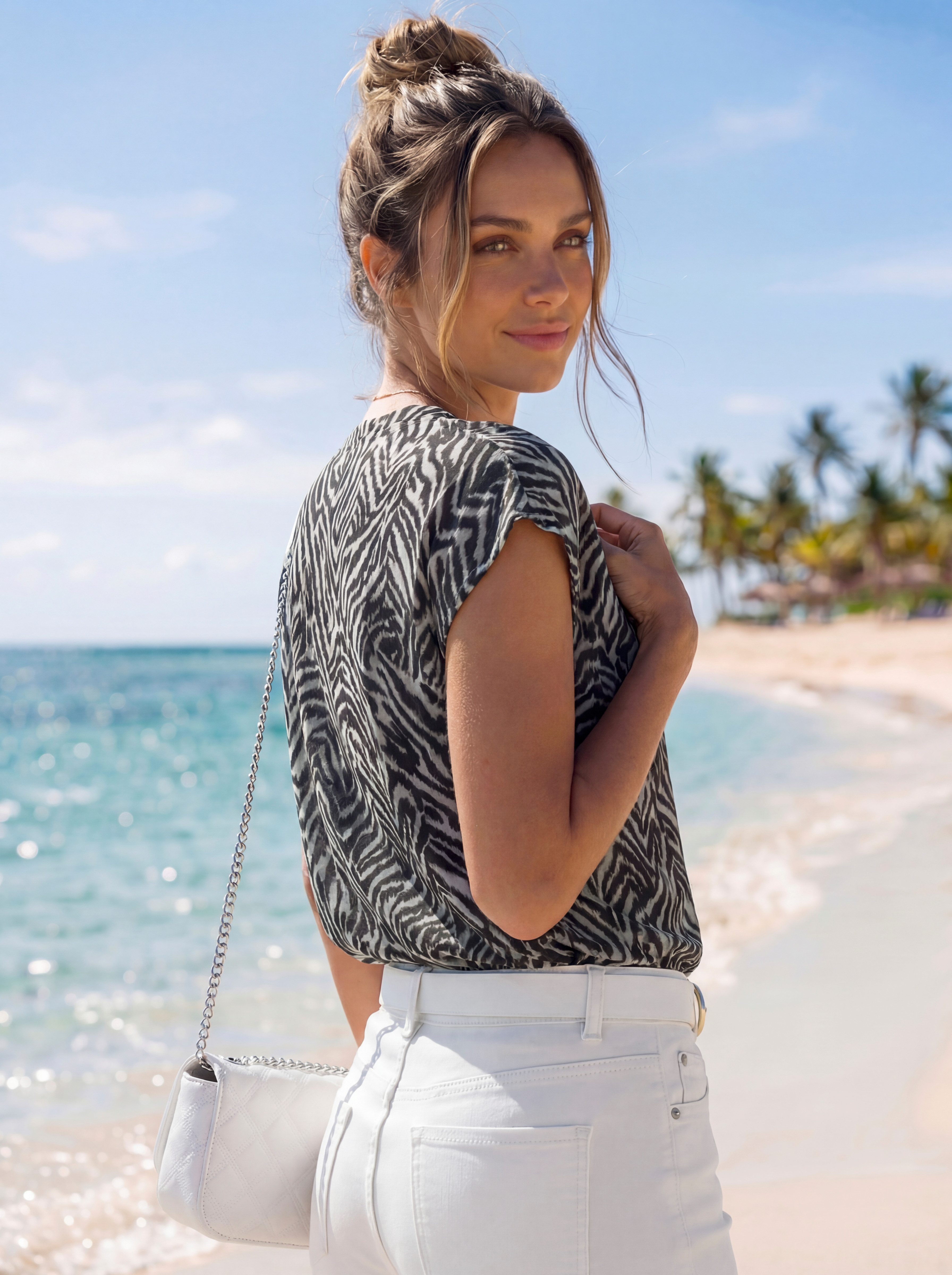 LASCANA Schlupfbluse mit Zebraprint und modischen Knöpfen, Kurzarmbluse, sommerlich