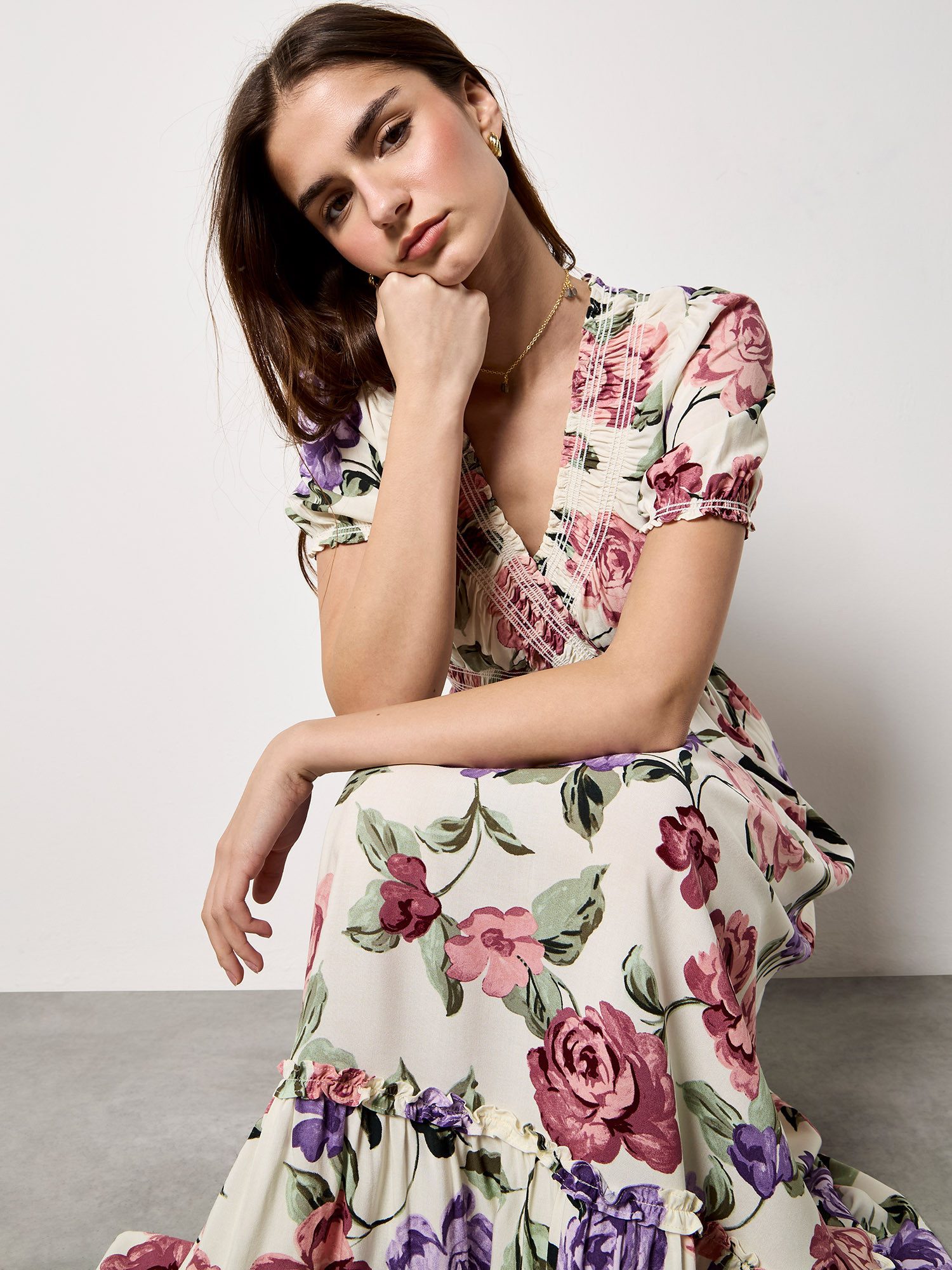 Apricot Maxikleid Chloe-Maxikleid mit Blumenmuster und Wickelausschnitt