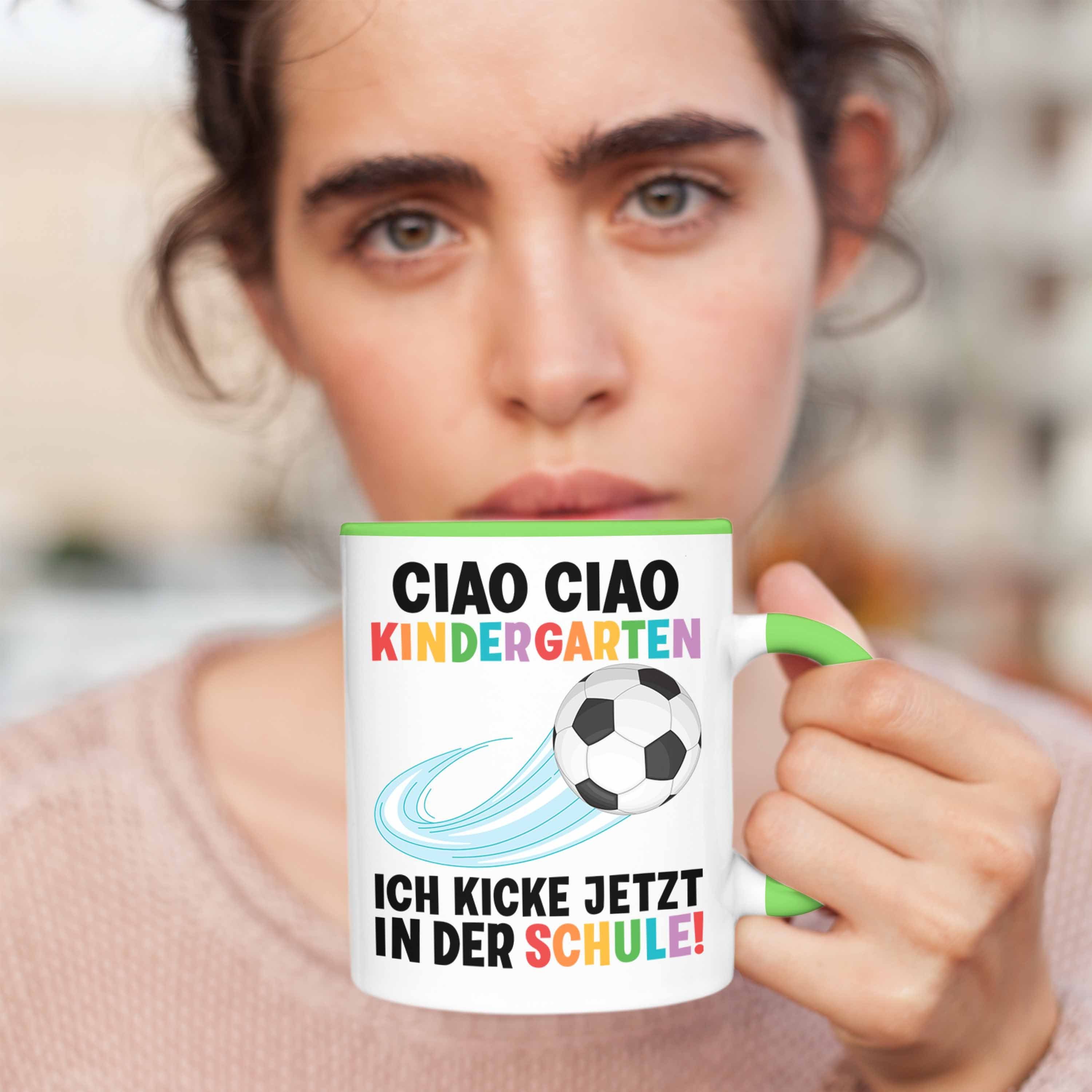 Trendation Tasse Trendation - Einschulung Schultüte Schuleinführung Füllung Geschenk Schulanfang Grün 2022 Schultag für Tasse Schulstart Schulkind Fußball Junge 1. Geschenkidee