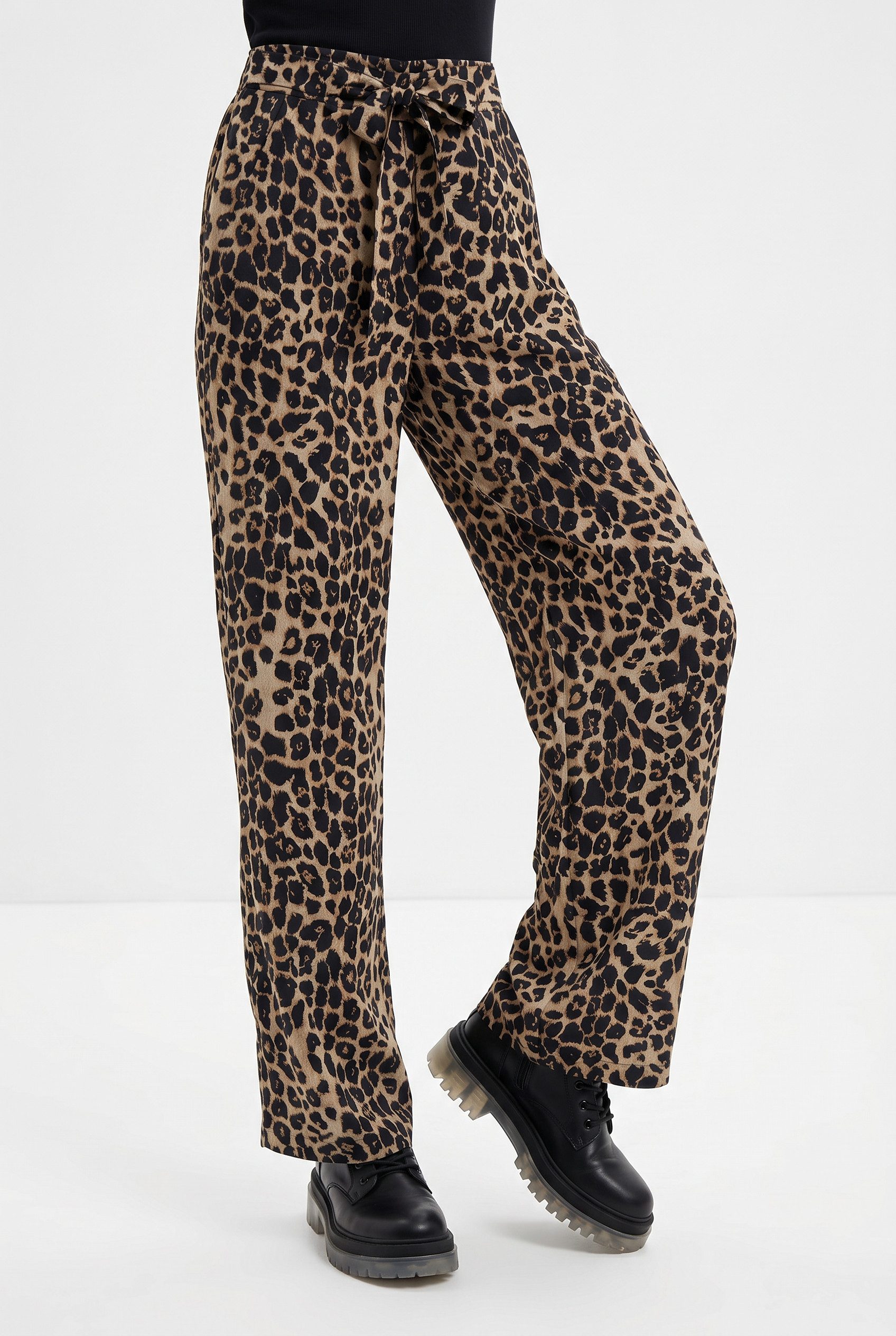 Schlupfhose ONLSILVA LOOSE PANTS WVN NOOS