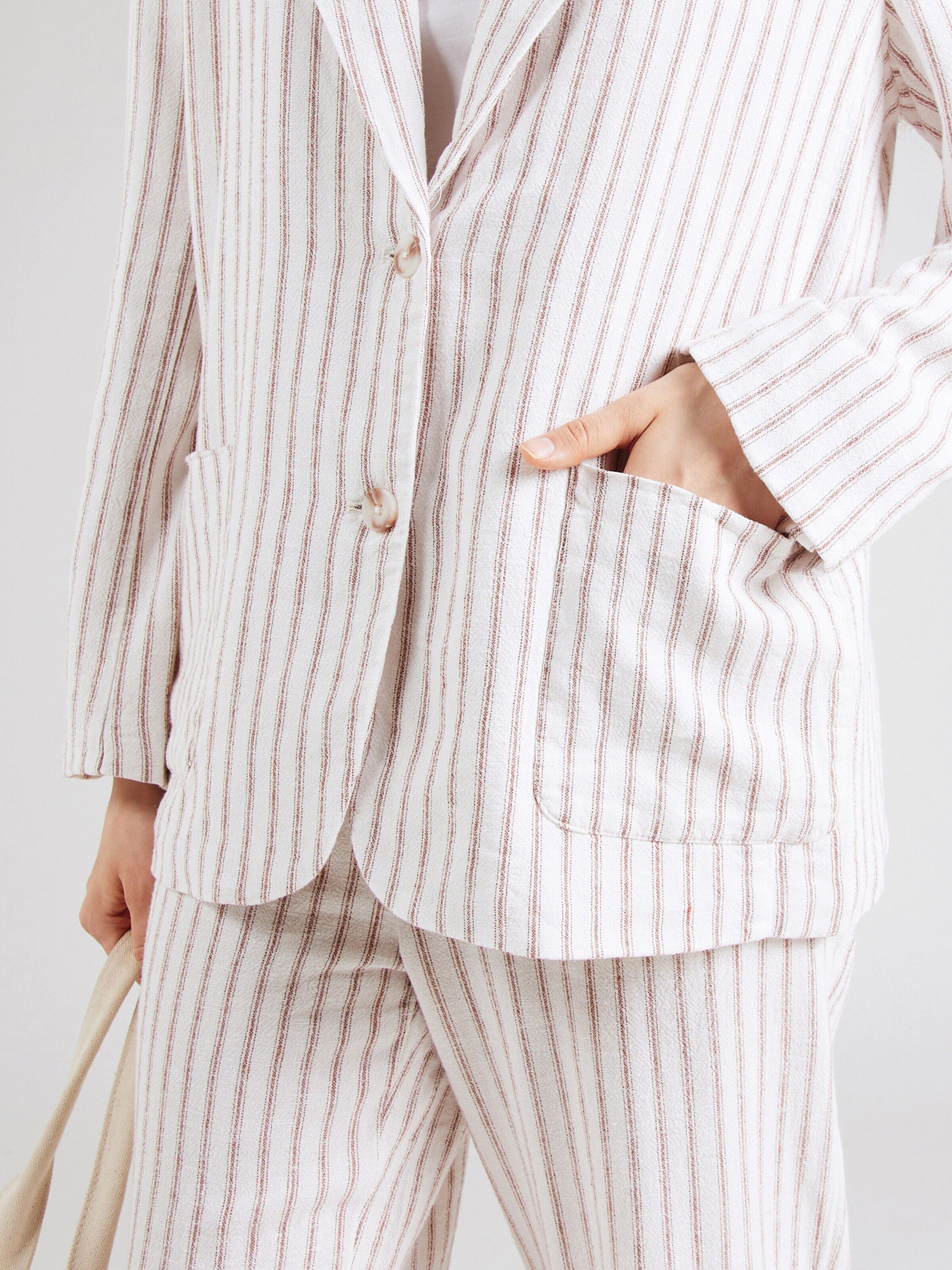Vero Moda Kurzblazer VMLOLA (1-tlg) Plain/ohne Details – Bild 5 von 5