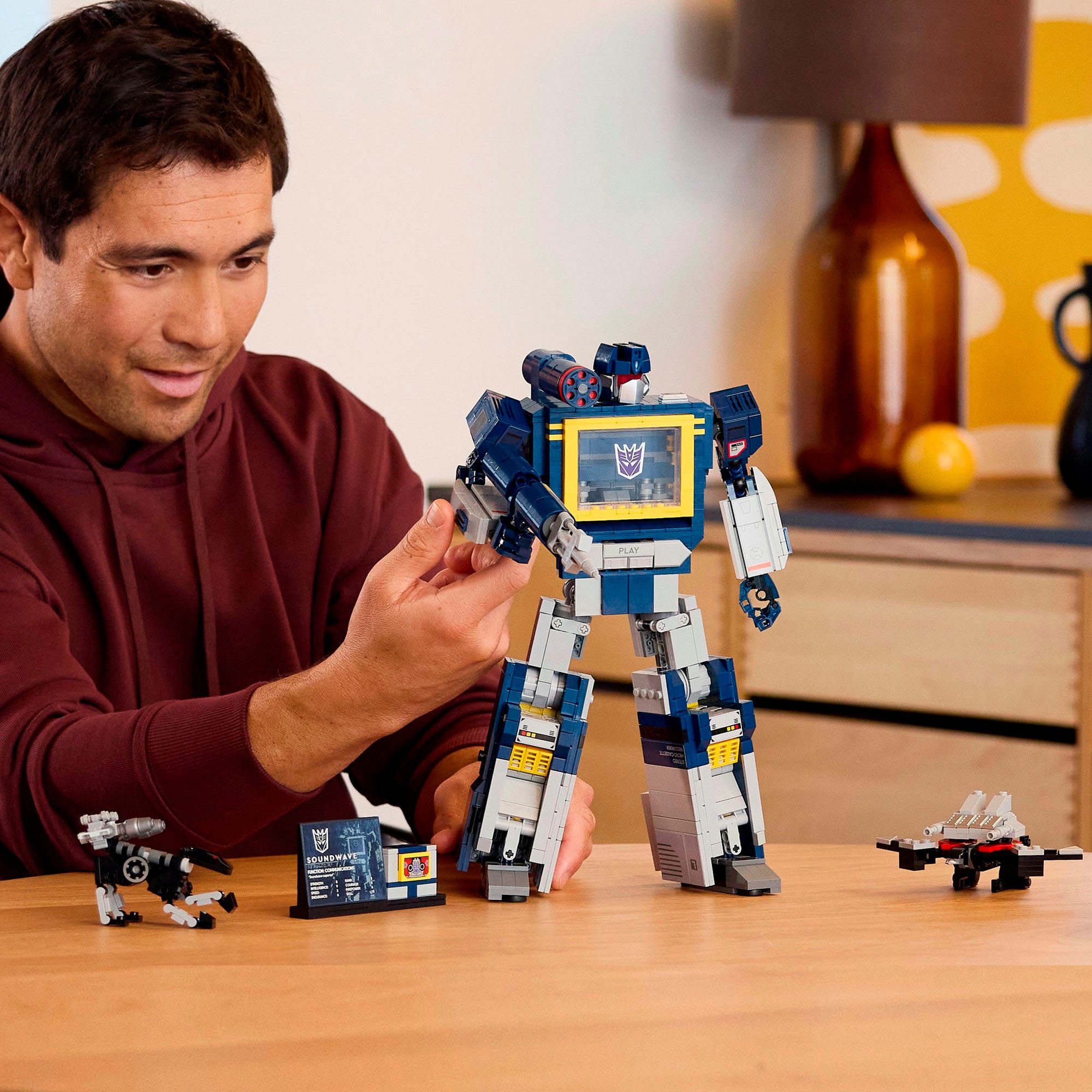 LEGO® Transformers: Soundwave (10358), LEGO Icons günstig online kaufen