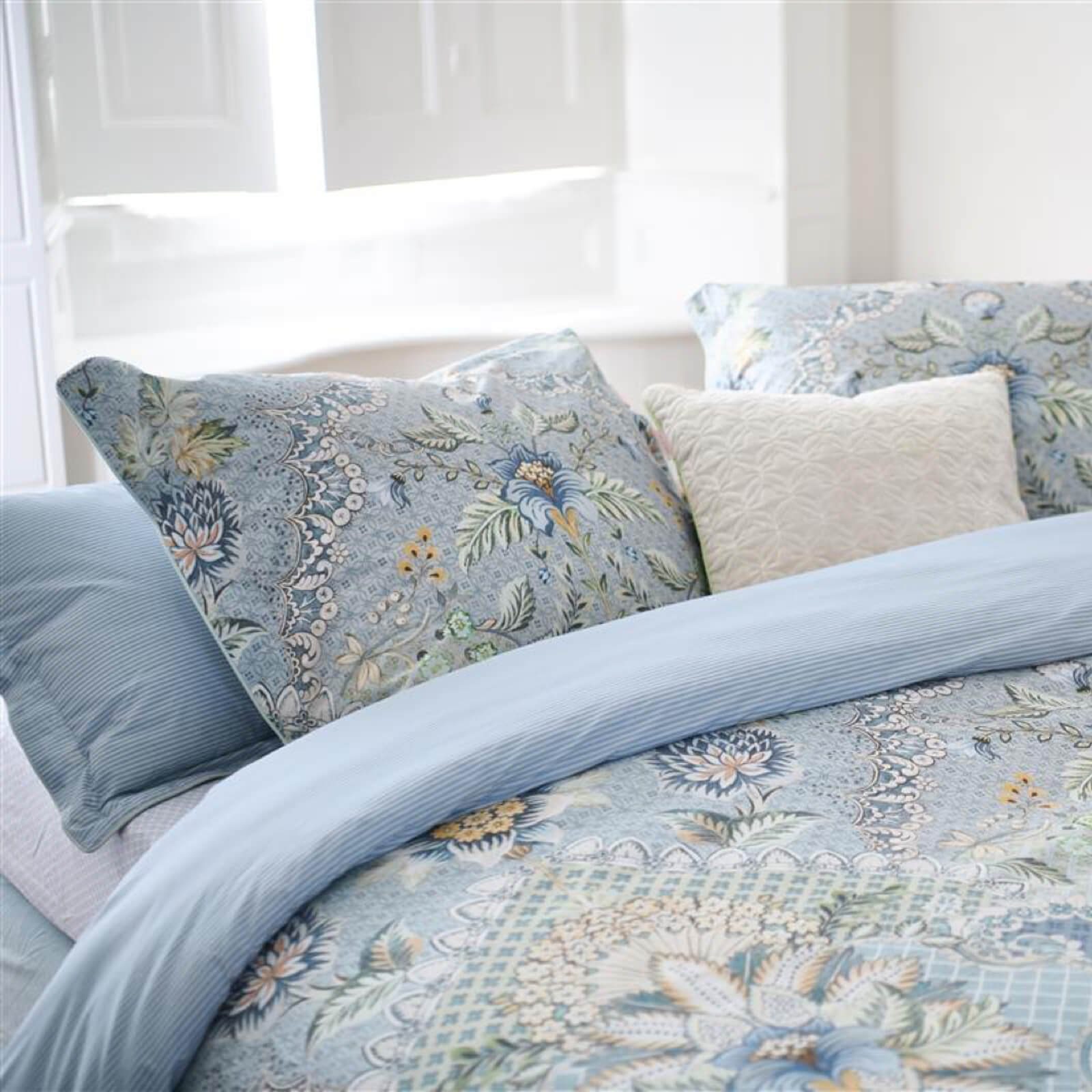 PiP Studio Bettwäsche Saluti Grandi Light Blue, Perkal, 3 teilig, Blüten, florale Elemente, Gestreift – Bild 4 von 5